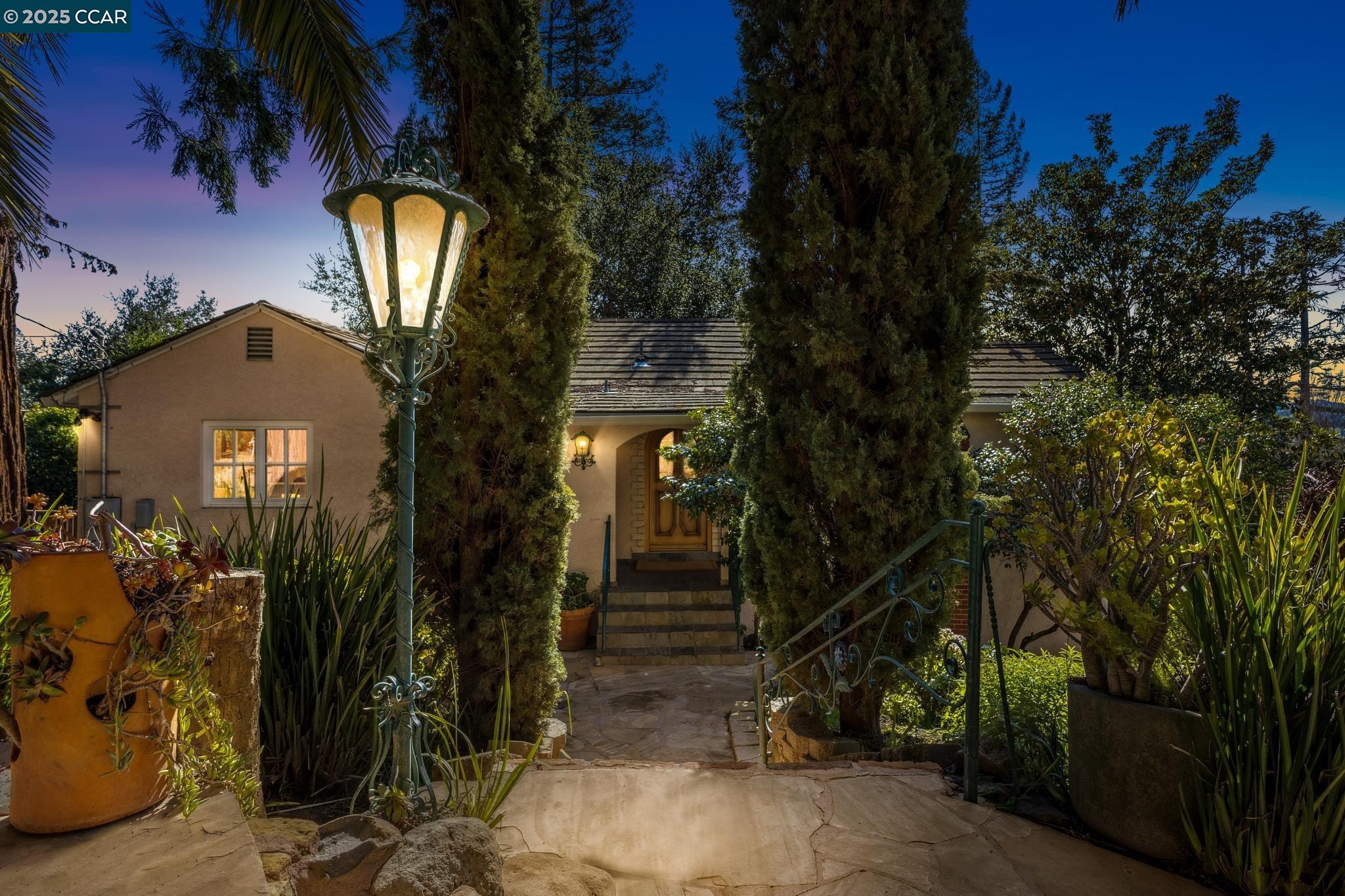 Detail Gallery Image 57 of 60 For 40 Las Palomas, Orinda,  CA 94563-1527 - 4 Beds | 3/1 Baths