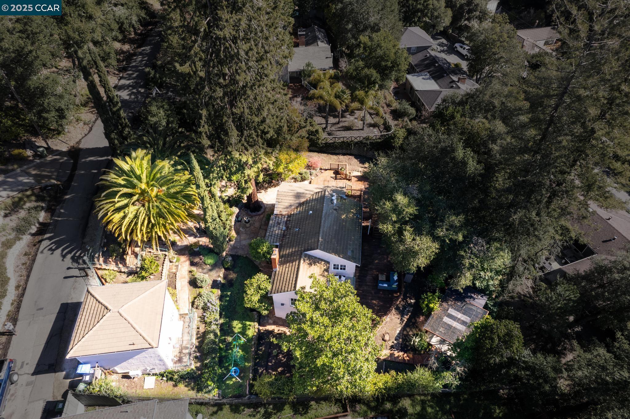 Detail Gallery Image 58 of 60 For 40 Las Palomas, Orinda,  CA 94563-1527 - 4 Beds | 3/1 Baths