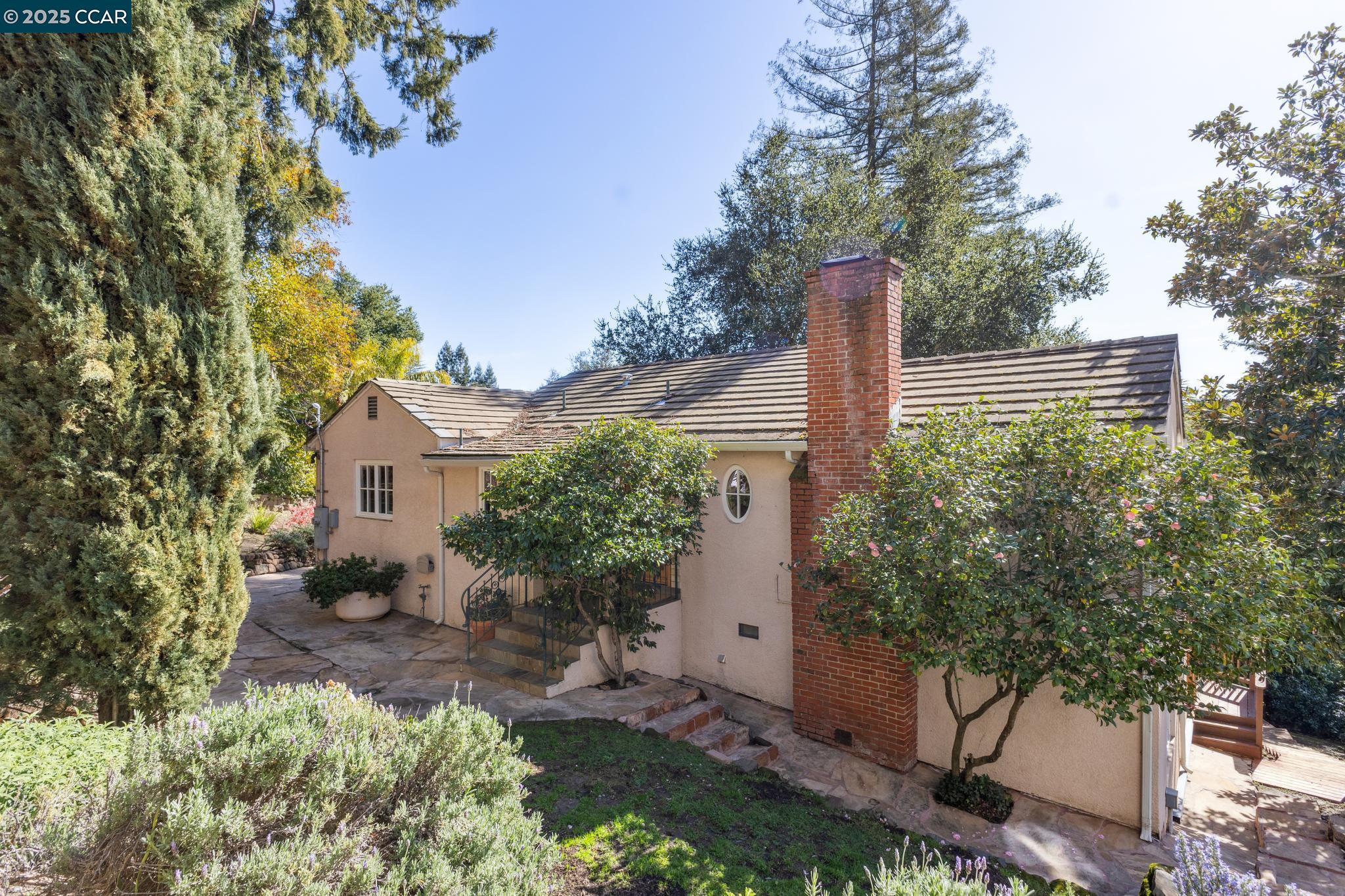 Detail Gallery Image 59 of 60 For 40 Las Palomas, Orinda,  CA 94563-1527 - 4 Beds | 3/1 Baths