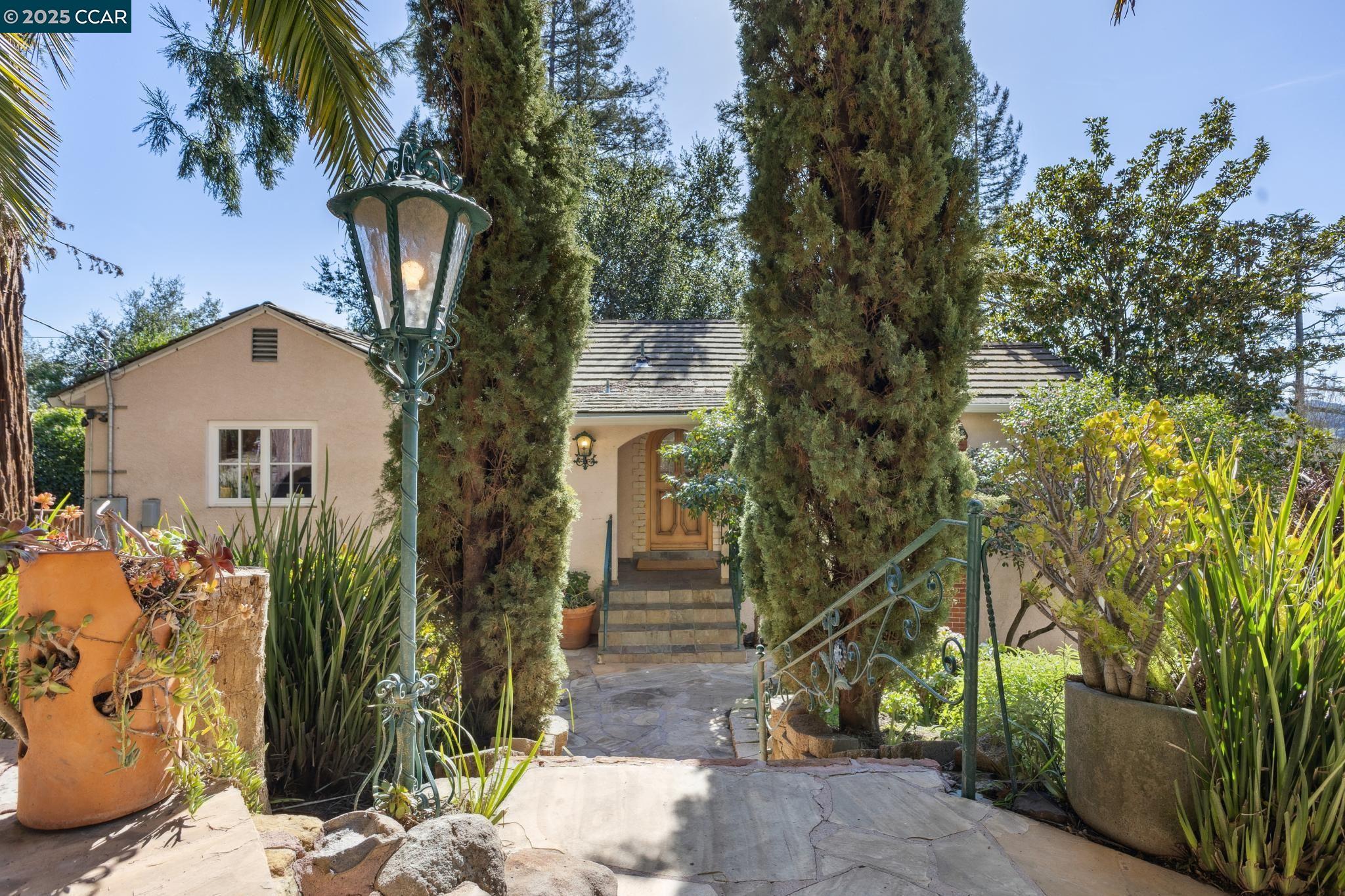 Detail Gallery Image 60 of 60 For 40 Las Palomas, Orinda,  CA 94563-1527 - 4 Beds | 3/1 Baths