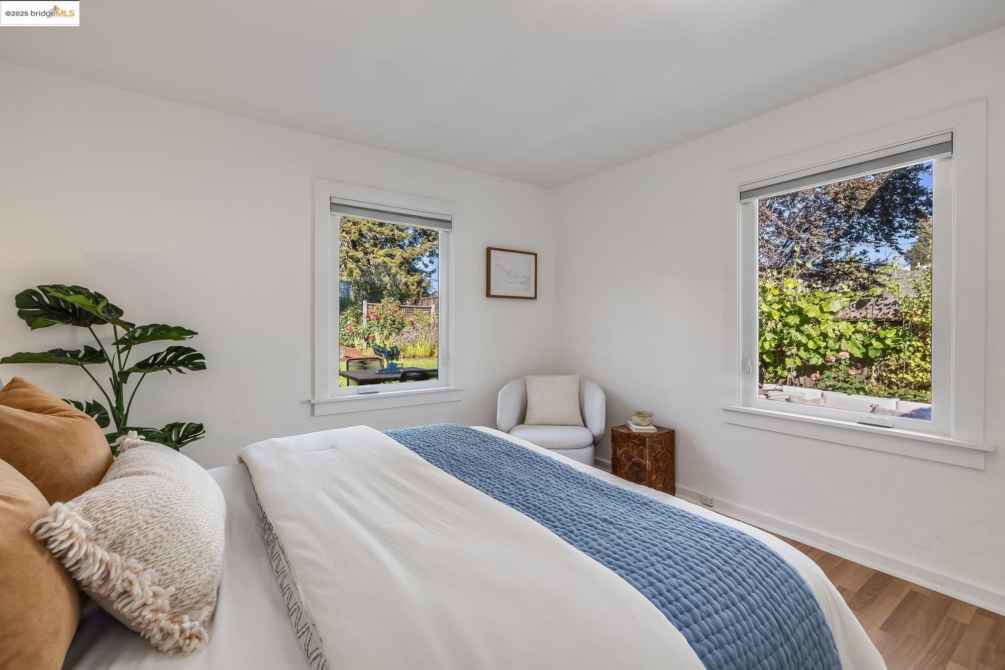 Detail Gallery Image 16 of 39 For 1326 E 23rd St, Oakland,  CA 94606 - 3 Beds | 2 Baths