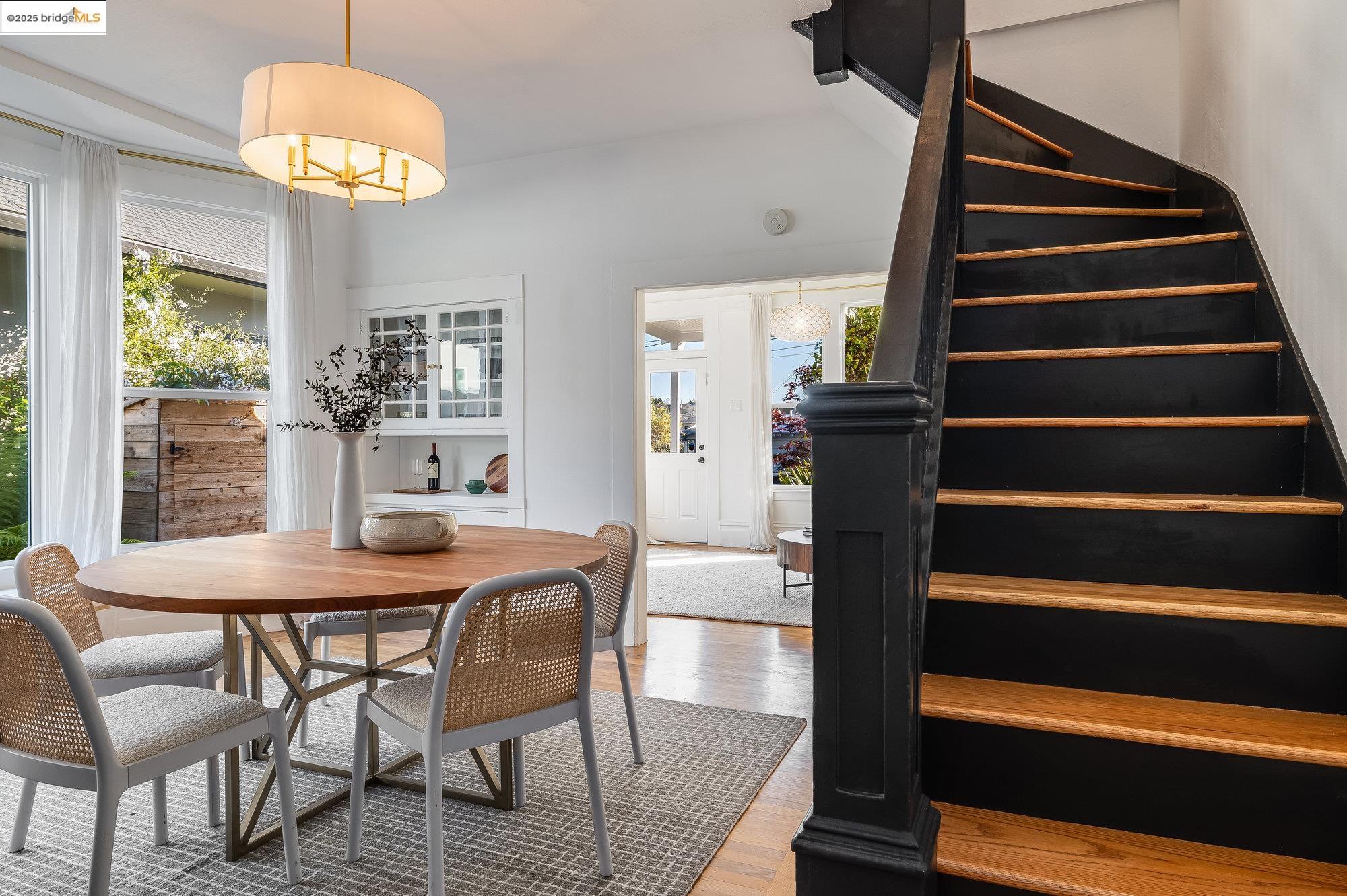Detail Gallery Image 18 of 39 For 1326 E 23rd St, Oakland,  CA 94606 - 3 Beds | 2 Baths