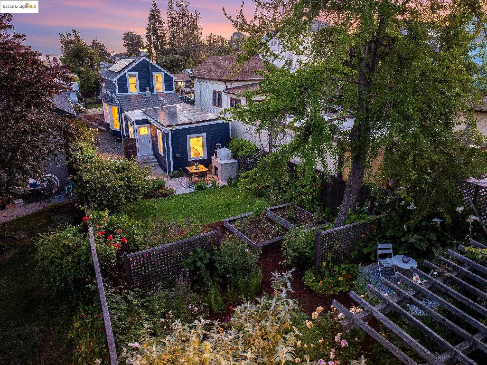 Detail Gallery Image 36 of 39 For 1326 E 23rd St, Oakland,  CA 94606 - 3 Beds | 2 Baths