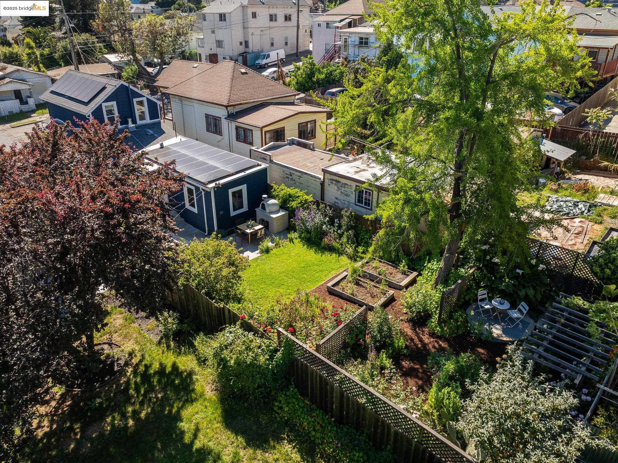 Detail Gallery Image 37 of 39 For 1326 E 23rd St, Oakland,  CA 94606 - 3 Beds | 2 Baths