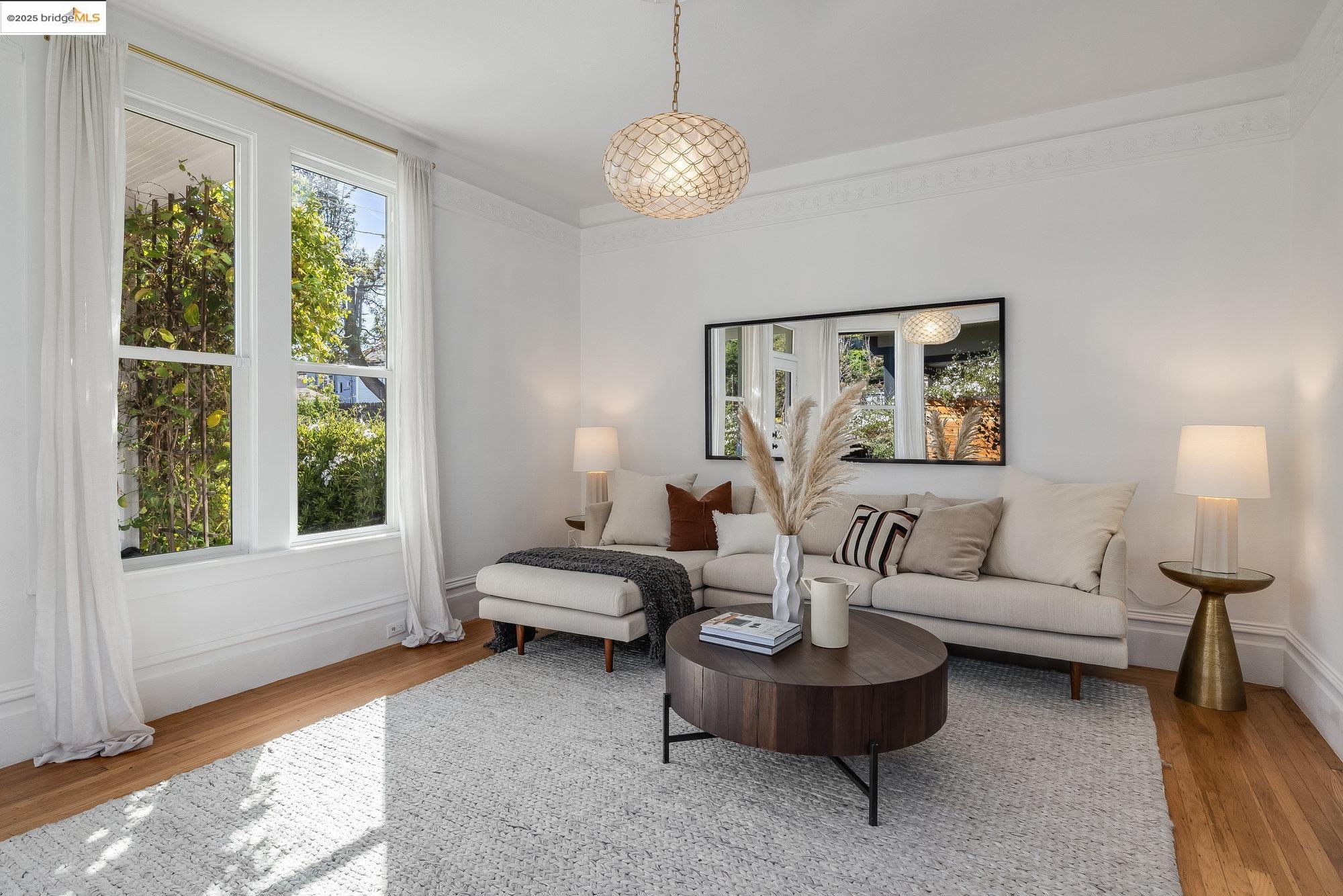Detail Gallery Image 5 of 39 For 1326 E 23rd St, Oakland,  CA 94606 - 3 Beds | 2 Baths