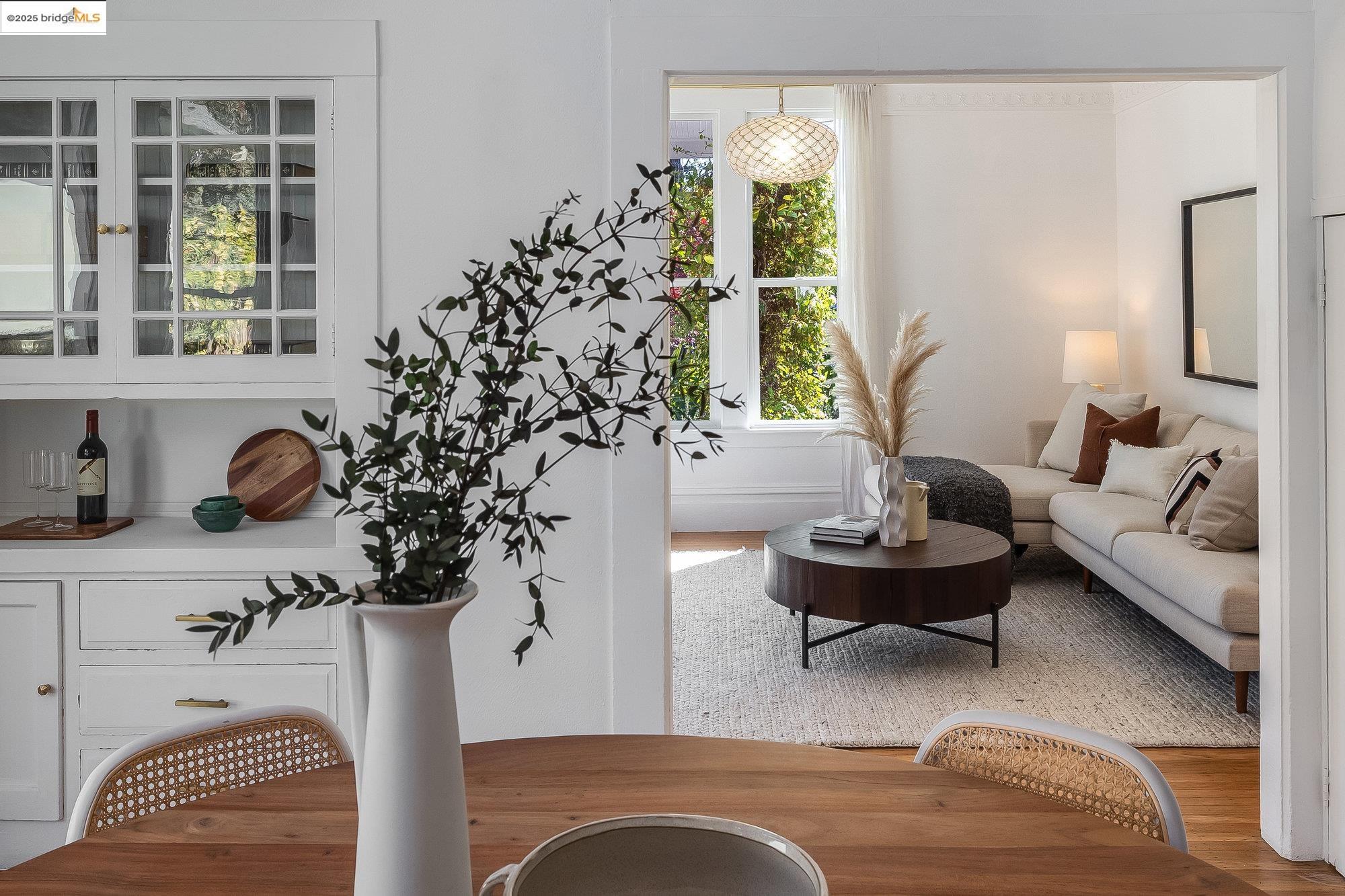 Detail Gallery Image 7 of 39 For 1326 E 23rd St, Oakland,  CA 94606 - 3 Beds | 2 Baths