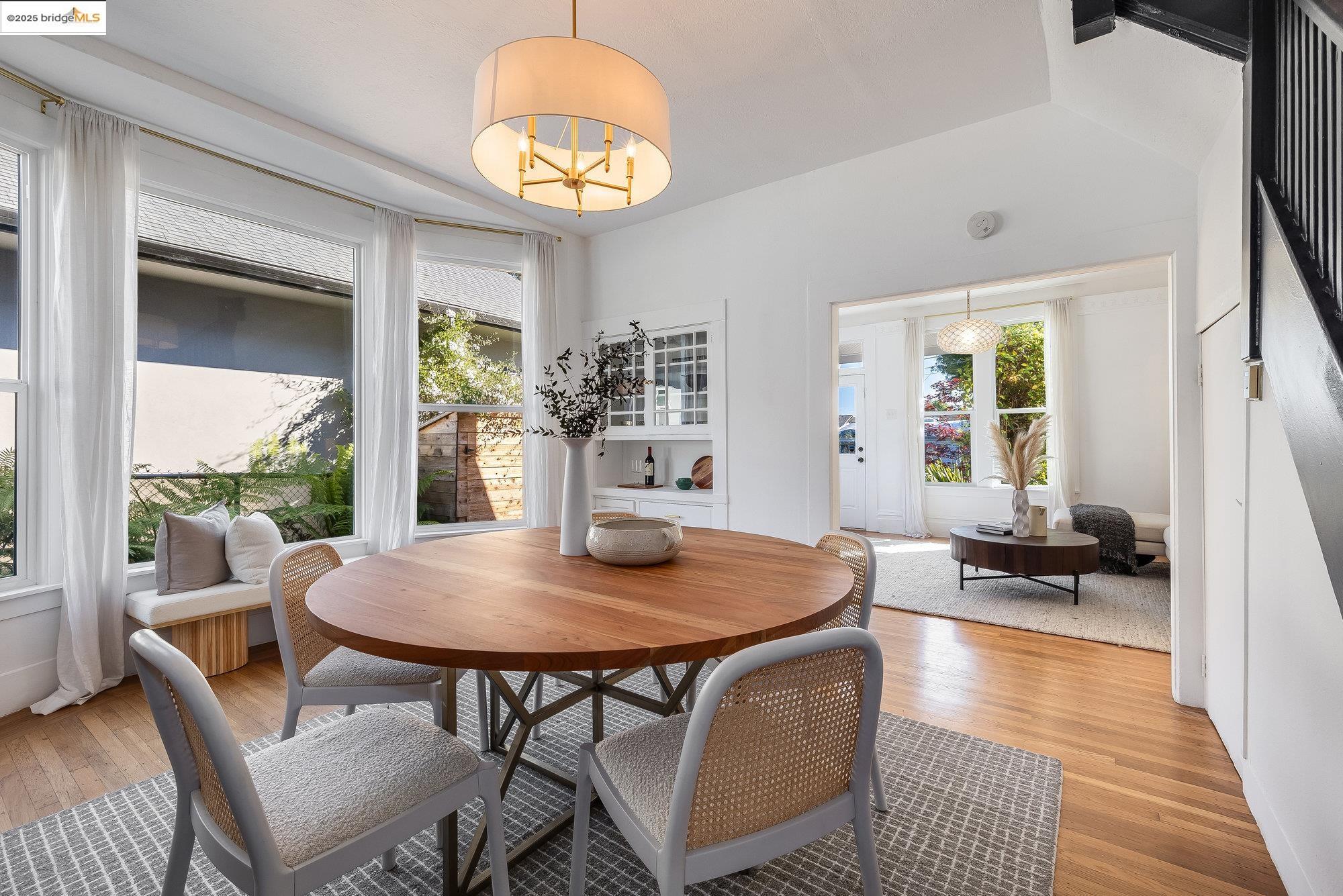 Detail Gallery Image 8 of 39 For 1326 E 23rd St, Oakland,  CA 94606 - 3 Beds | 2 Baths