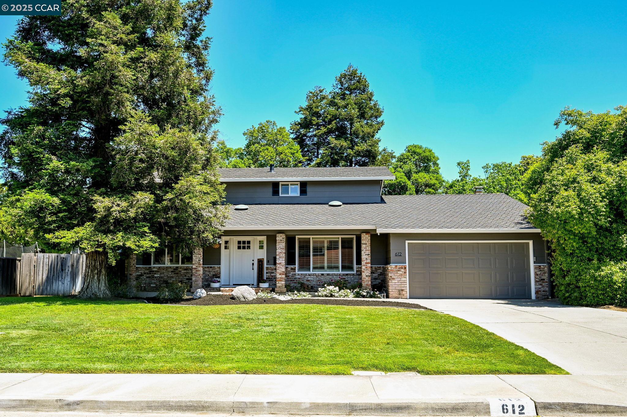 Detail Gallery Image 2 of 45 For 612 Wimbledon Rd, Walnut Creek,  CA 94598 - 4 Beds | 2/1 Baths