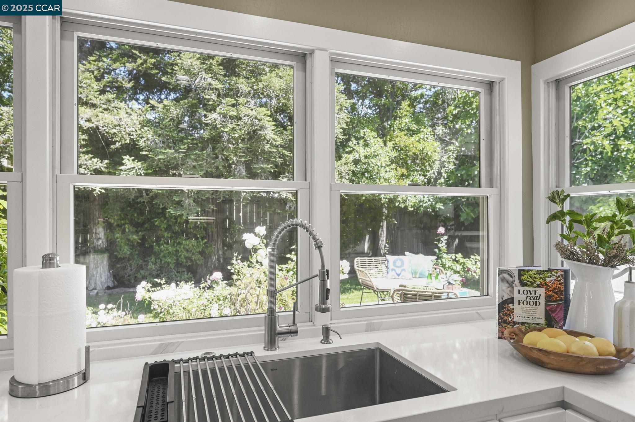 Detail Gallery Image 13 of 45 For 612 Wimbledon Rd, Walnut Creek,  CA 94598 - 4 Beds | 2/1 Baths