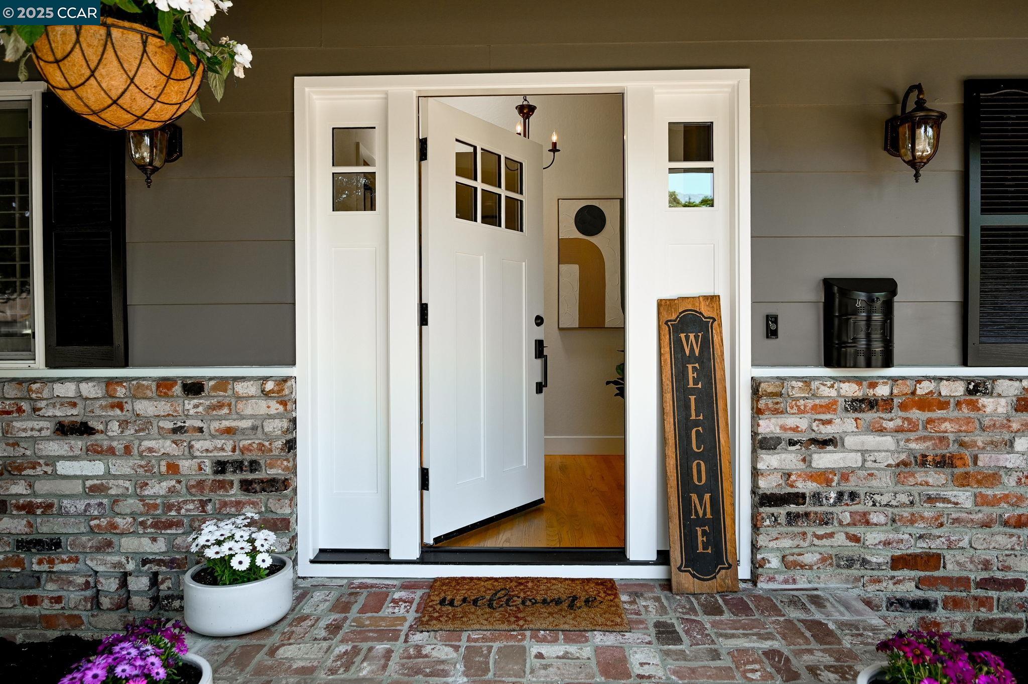 Detail Gallery Image 5 of 45 For 612 Wimbledon Rd, Walnut Creek,  CA 94598 - 4 Beds | 2/1 Baths