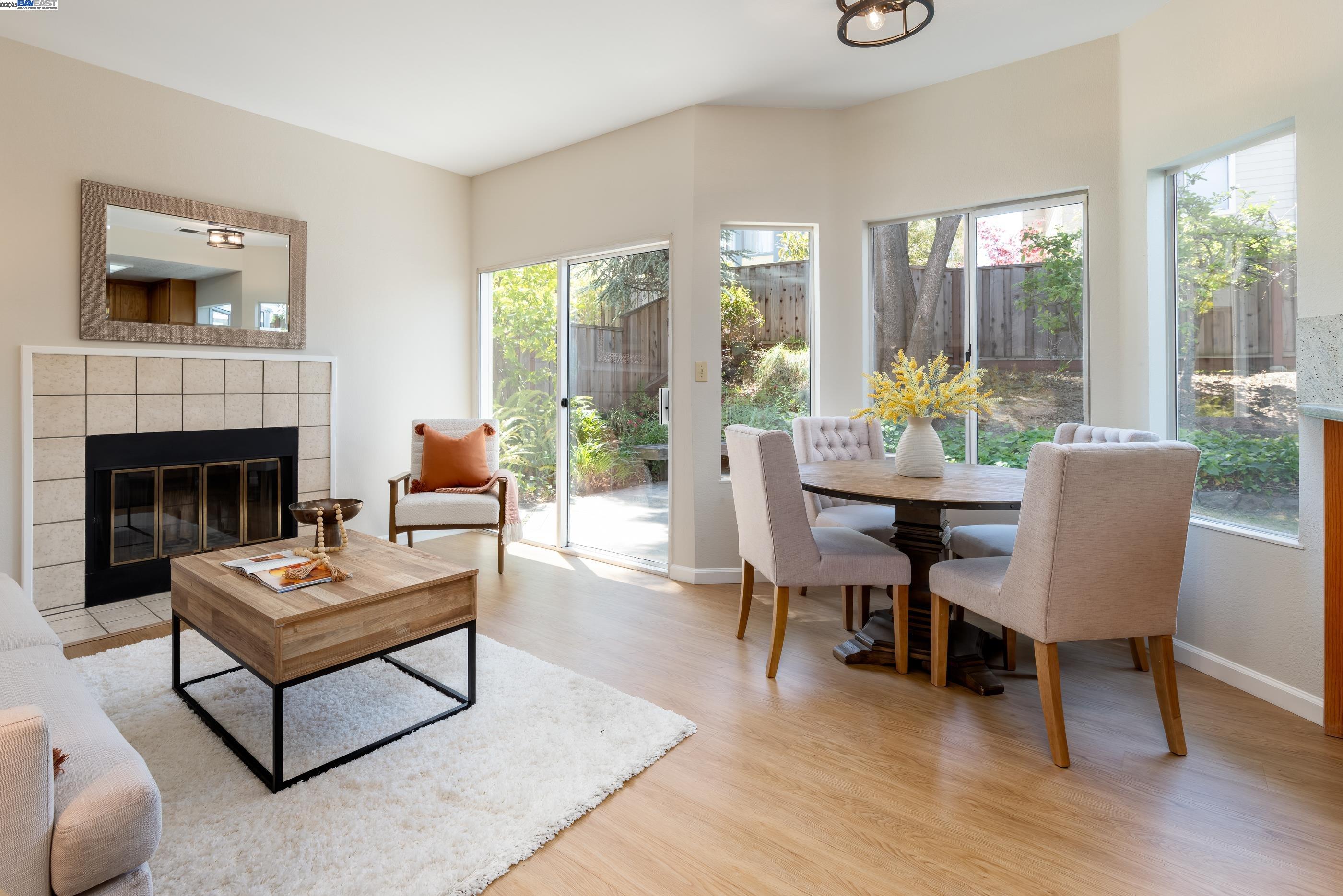 Detail Gallery Image 11 of 40 For 18789 Sydney Cir, Castro Valley,  CA 94546 - 4 Beds | 2/1 Baths