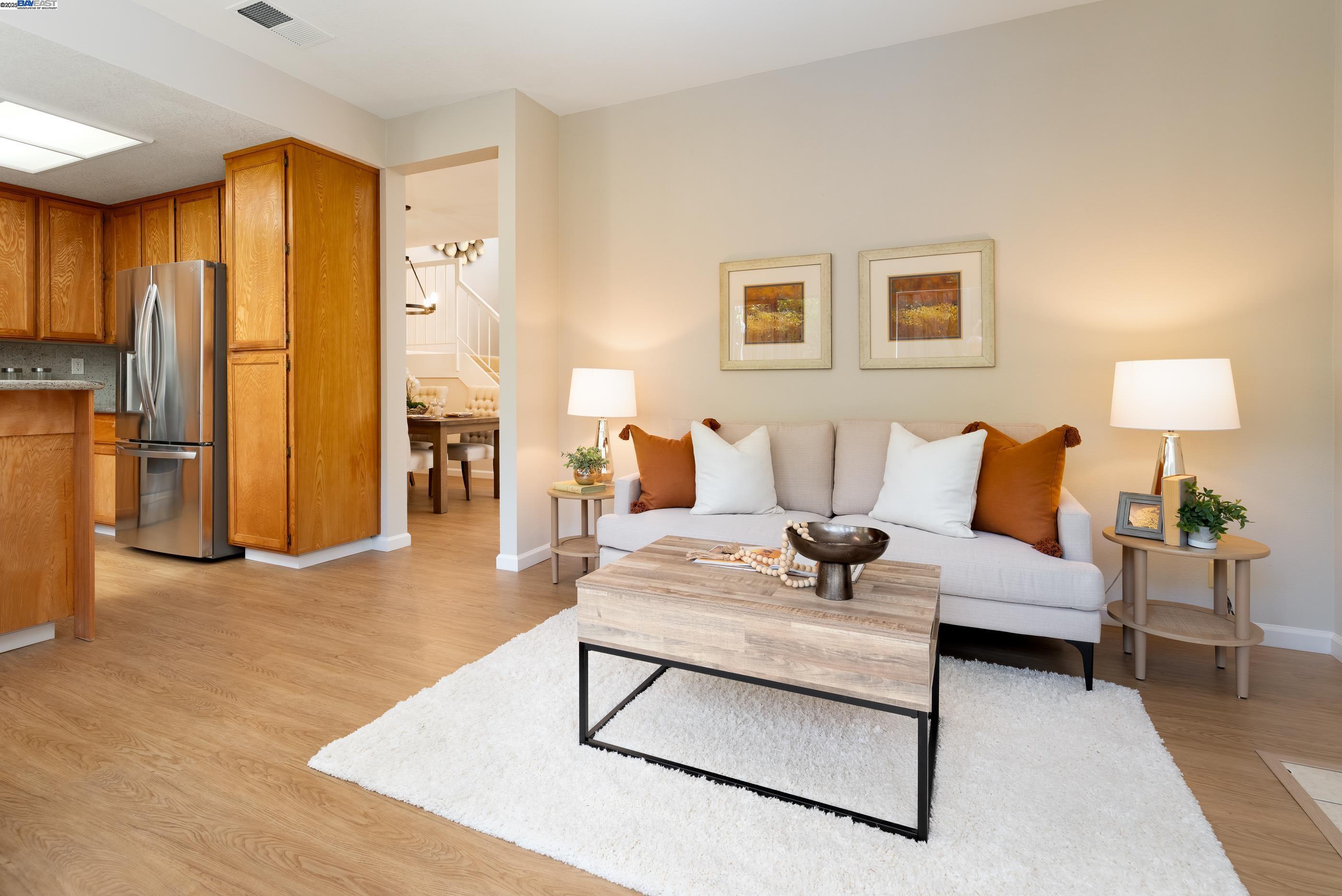 Detail Gallery Image 12 of 40 For 18789 Sydney Cir, Castro Valley,  CA 94546 - 4 Beds | 2/1 Baths