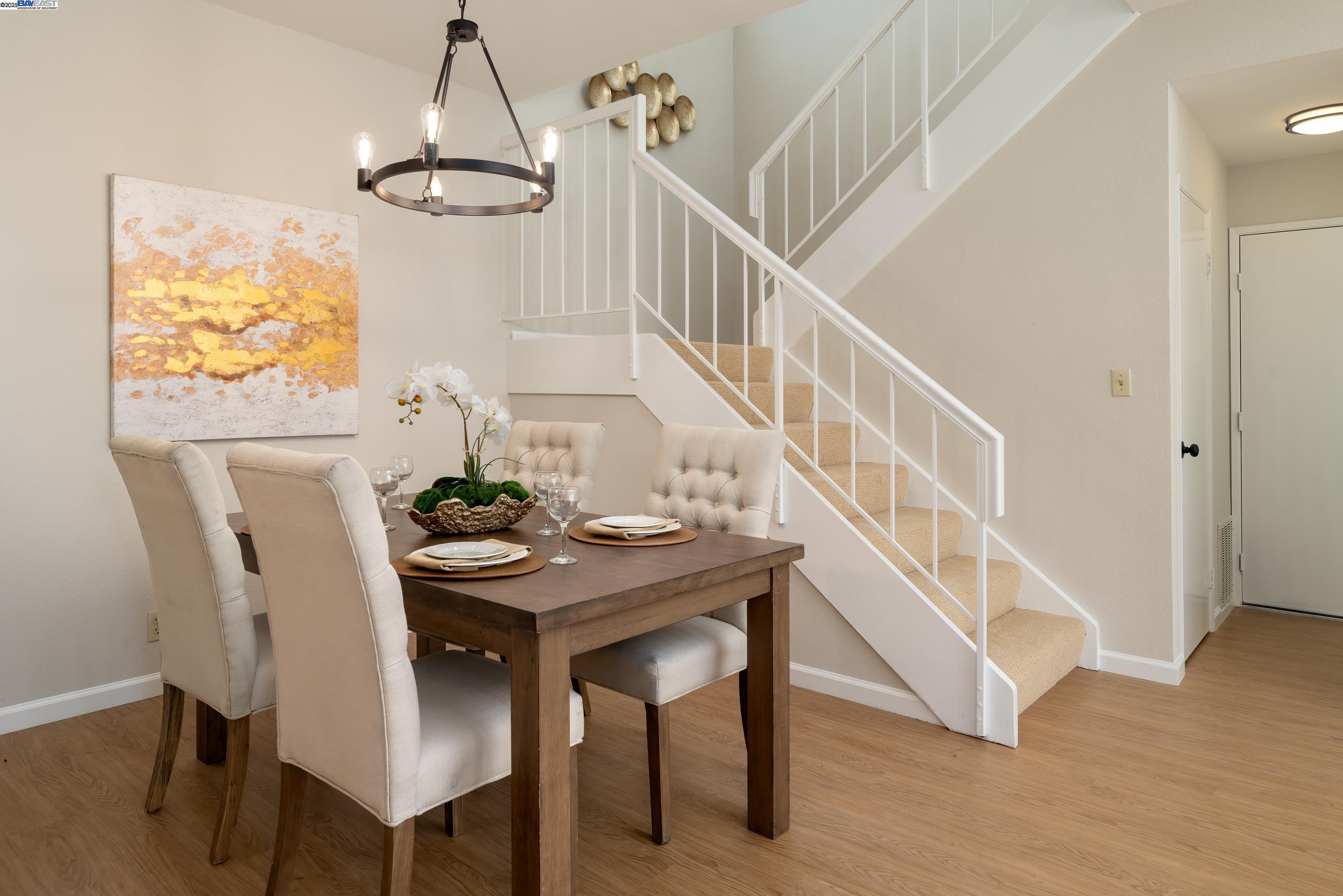 Detail Gallery Image 20 of 40 For 18789 Sydney Cir, Castro Valley,  CA 94546 - 4 Beds | 2/1 Baths