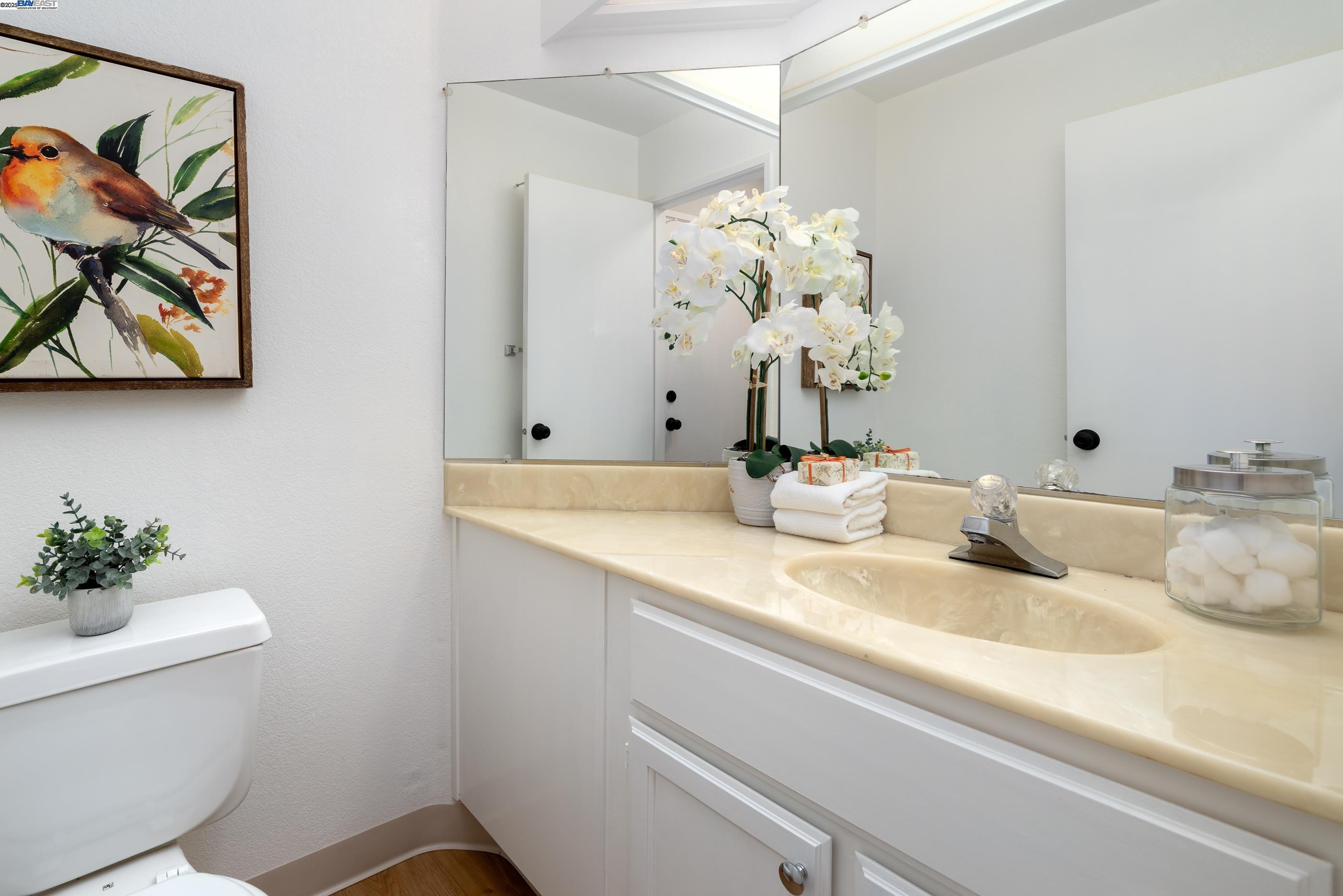 Detail Gallery Image 21 of 40 For 18789 Sydney Cir, Castro Valley,  CA 94546 - 4 Beds | 2/1 Baths