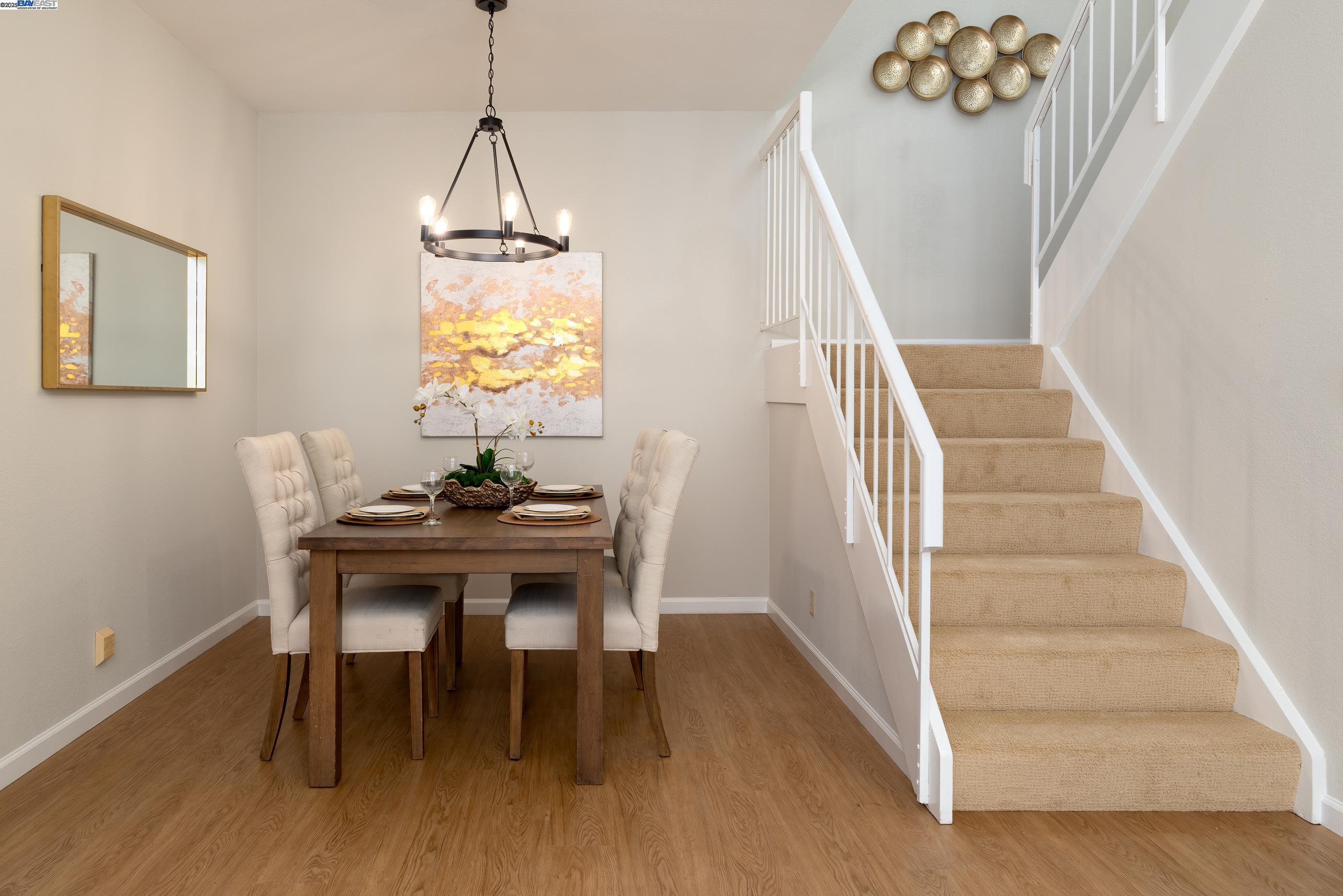Detail Gallery Image 22 of 40 For 18789 Sydney Cir, Castro Valley,  CA 94546 - 4 Beds | 2/1 Baths