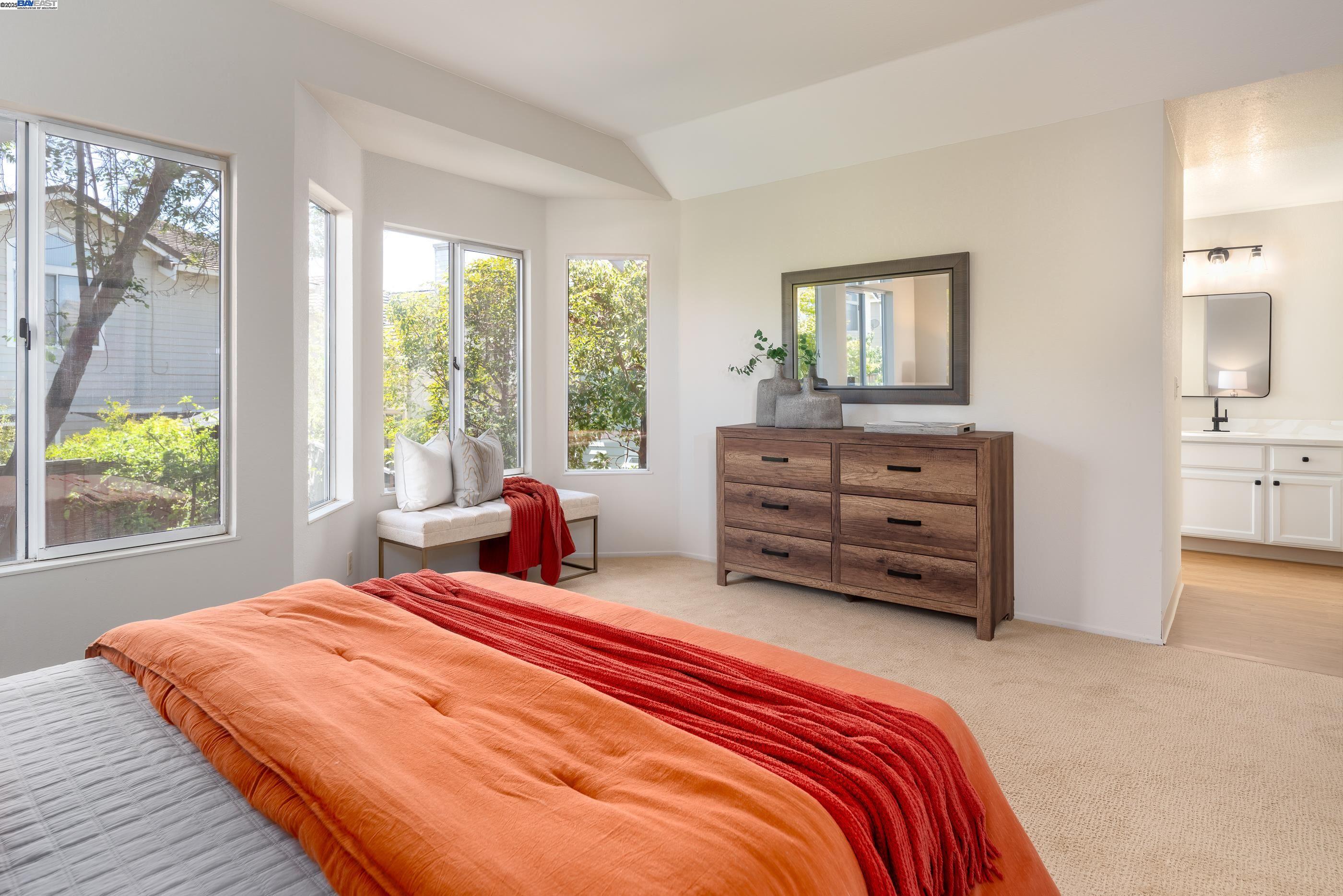 Detail Gallery Image 26 of 40 For 18789 Sydney Cir, Castro Valley,  CA 94546 - 4 Beds | 2/1 Baths