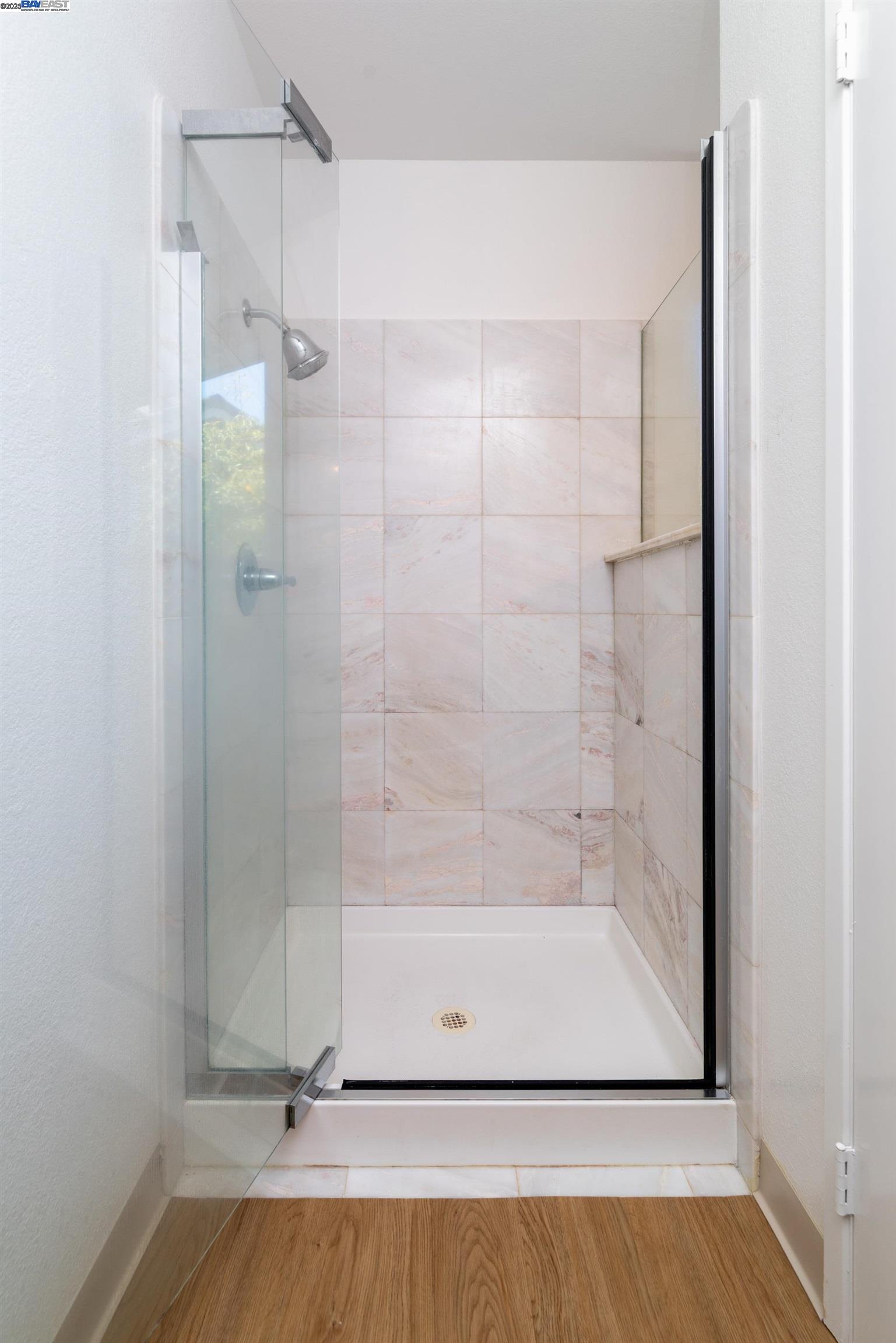 Detail Gallery Image 28 of 40 For 18789 Sydney Cir, Castro Valley,  CA 94546 - 4 Beds | 2/1 Baths