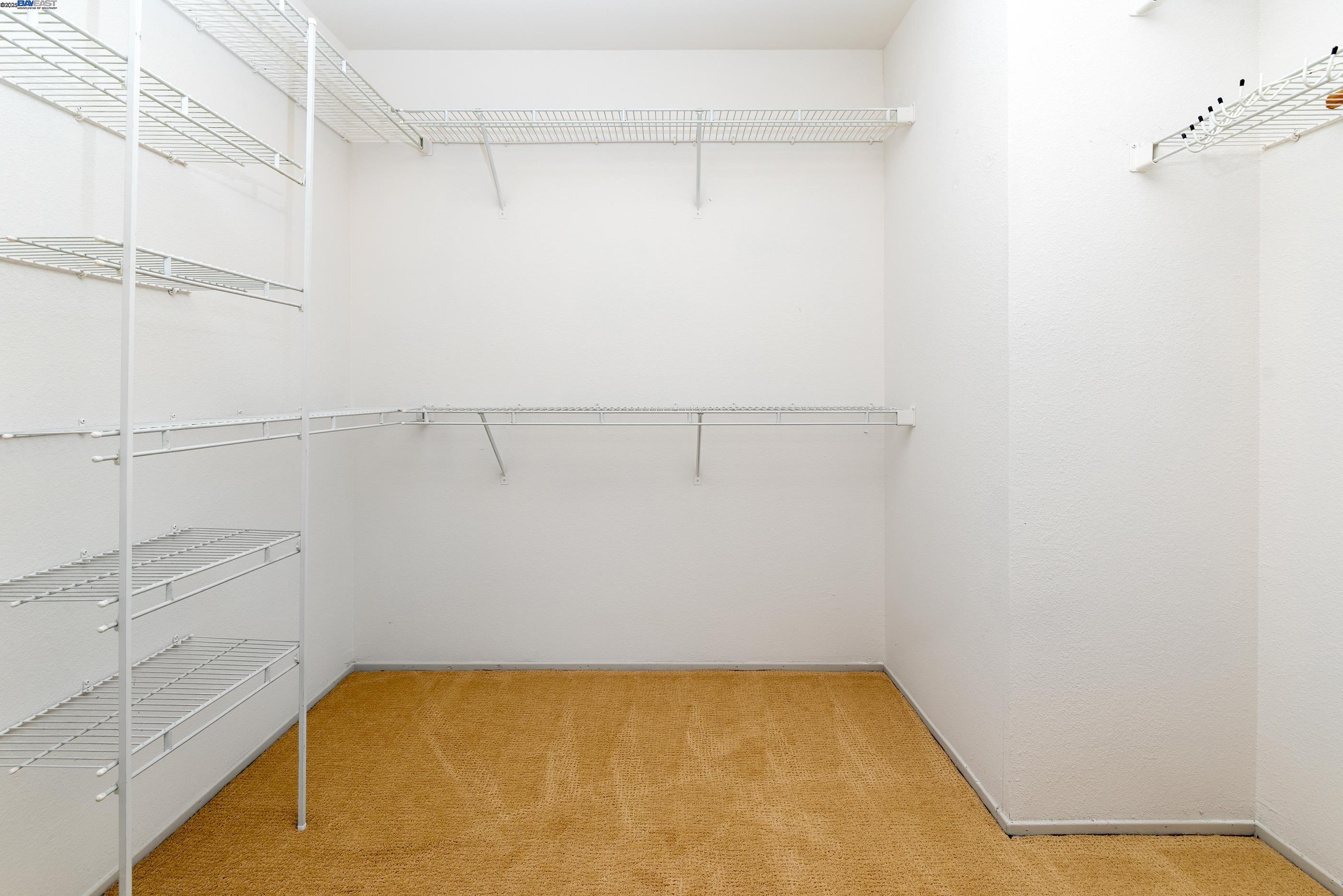 Detail Gallery Image 29 of 40 For 18789 Sydney Cir, Castro Valley,  CA 94546 - 4 Beds | 2/1 Baths