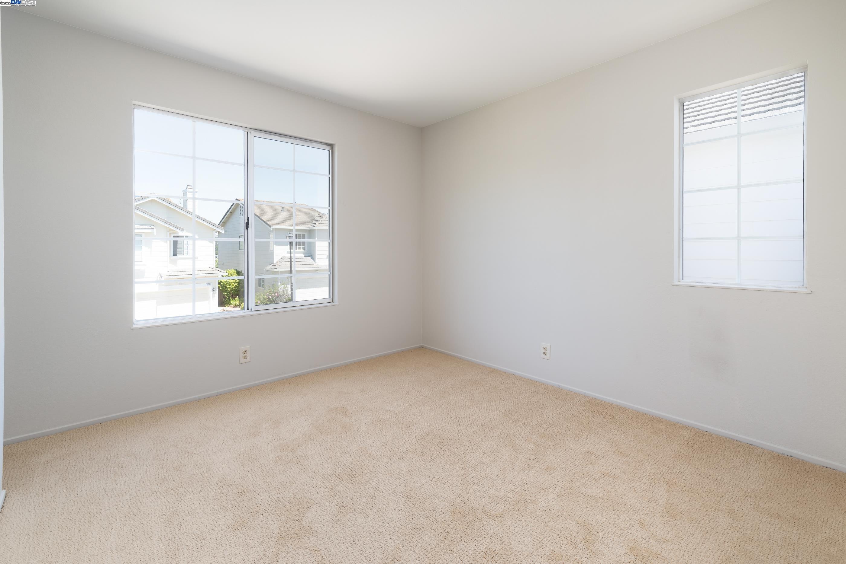 Detail Gallery Image 31 of 40 For 18789 Sydney Cir, Castro Valley,  CA 94546 - 4 Beds | 2/1 Baths