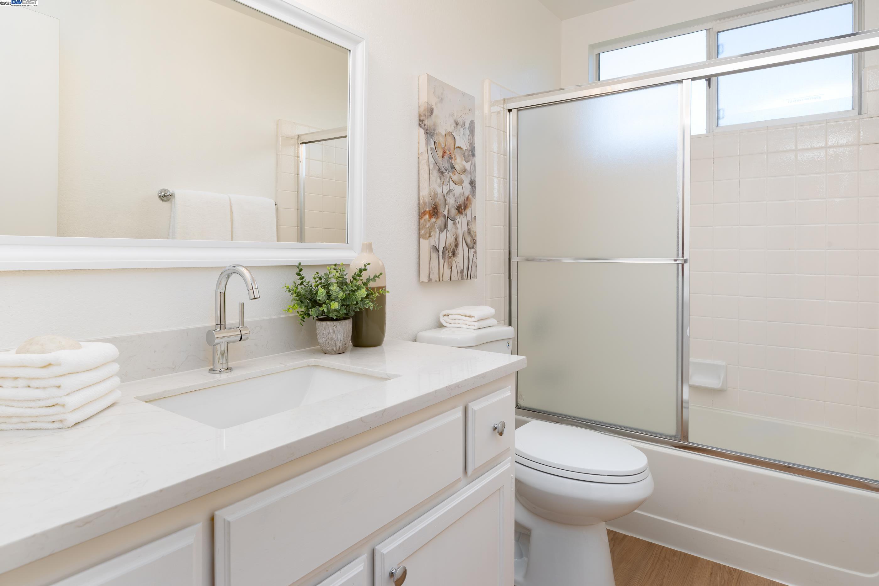 Detail Gallery Image 34 of 40 For 18789 Sydney Cir, Castro Valley,  CA 94546 - 4 Beds | 2/1 Baths