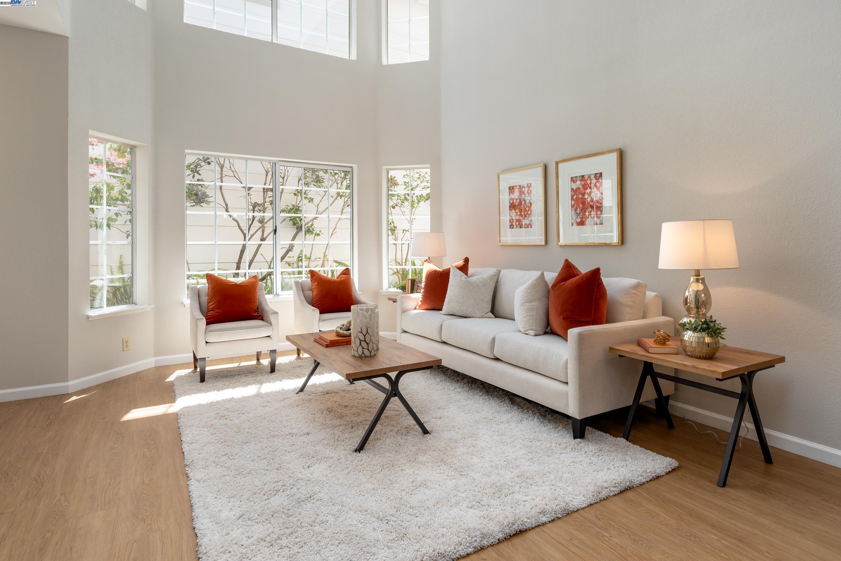 Detail Gallery Image 5 of 40 For 18789 Sydney Cir, Castro Valley,  CA 94546 - 4 Beds | 2/1 Baths
