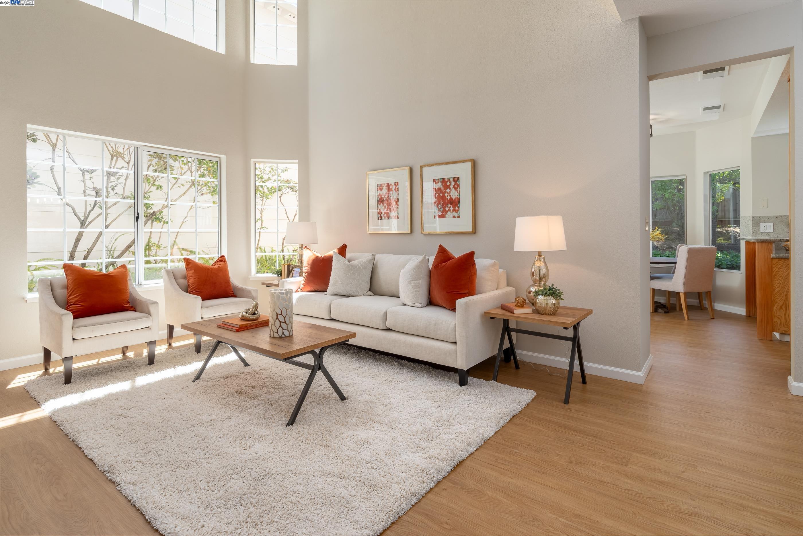 Detail Gallery Image 8 of 40 For 18789 Sydney Cir, Castro Valley,  CA 94546 - 4 Beds | 2/1 Baths