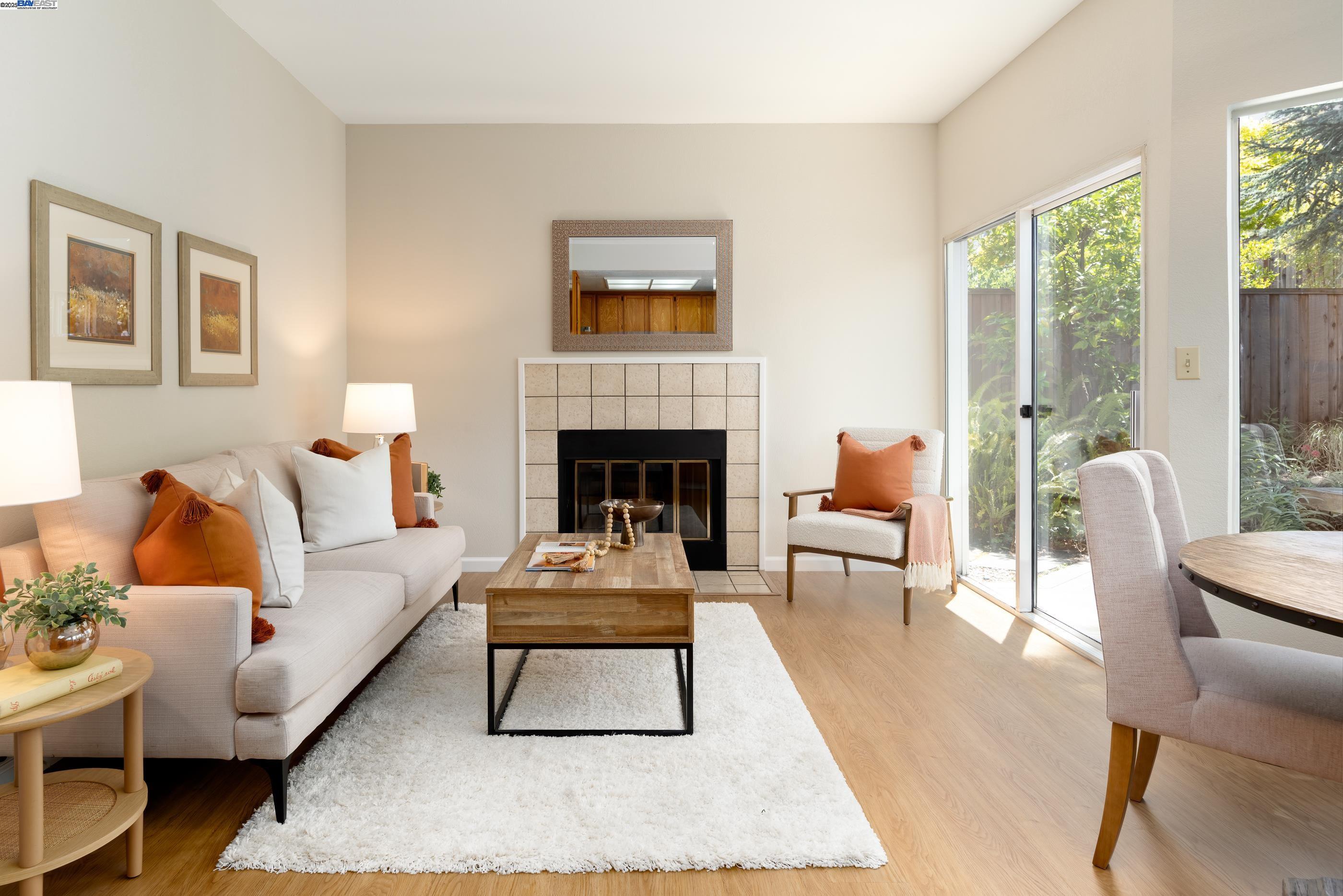 Detail Gallery Image 10 of 40 For 18789 Sydney Cir, Castro Valley,  CA 94546 - 4 Beds | 2/1 Baths