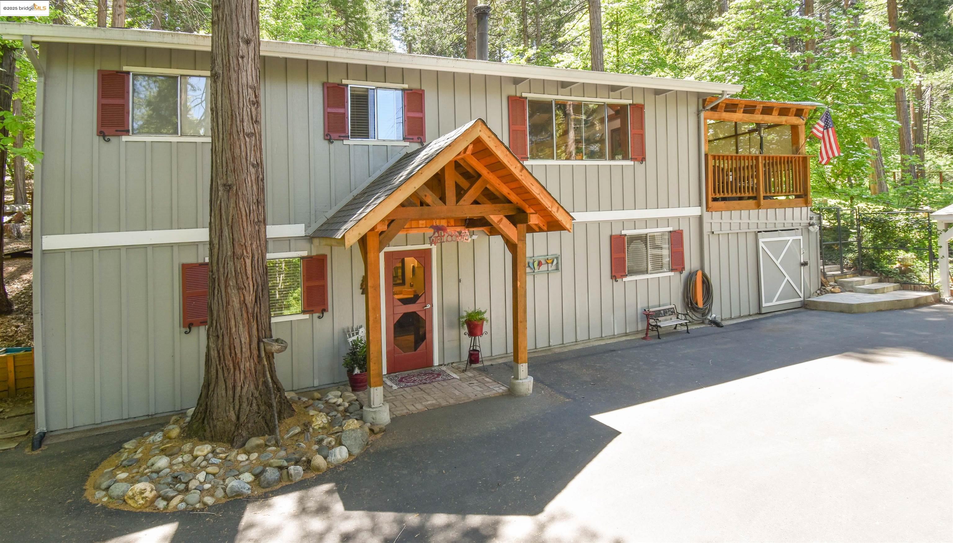 Detail Gallery Image 1 of 38 For 19265 Superior Dr, Twain Harte,  CA 95383 - 3 Beds | 2 Baths