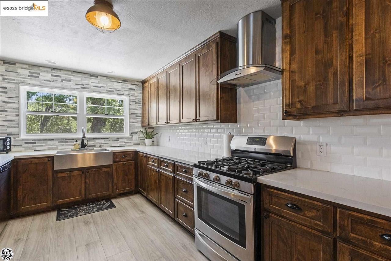Detail Gallery Image 11 of 46 For 20580 Gerber Road, Tuolumne,  CA 95379 - 3 Beds | 2 Baths