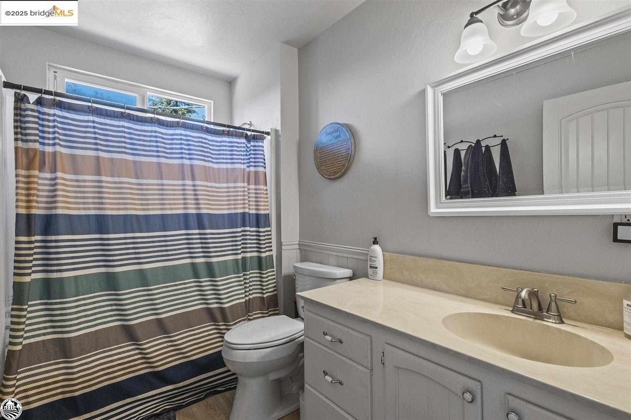 Detail Gallery Image 17 of 46 For 20580 Gerber Road, Tuolumne,  CA 95379 - 3 Beds | 2 Baths