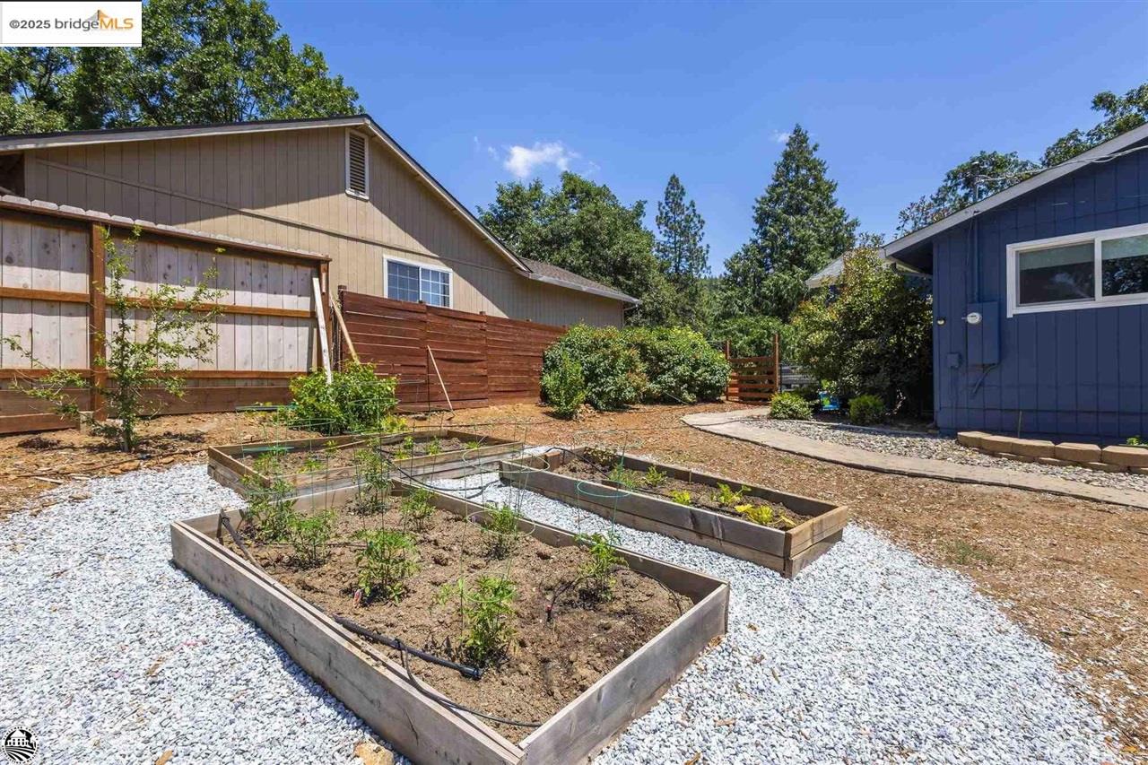 Detail Gallery Image 36 of 46 For 20580 Gerber Road, Tuolumne,  CA 95379 - 3 Beds | 2 Baths
