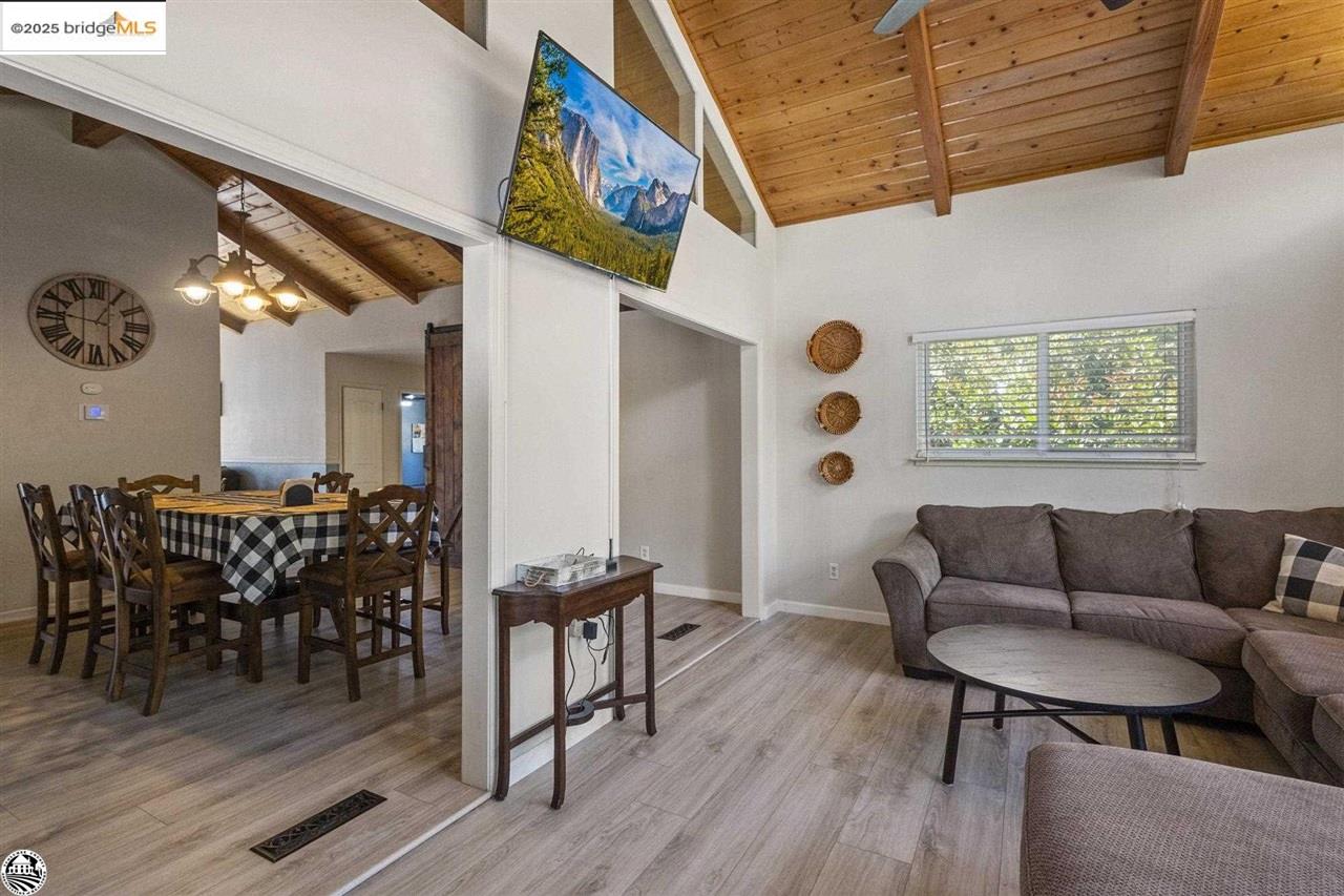 Detail Gallery Image 9 of 46 For 20580 Gerber Road, Tuolumne,  CA 95379 - 3 Beds | 2 Baths