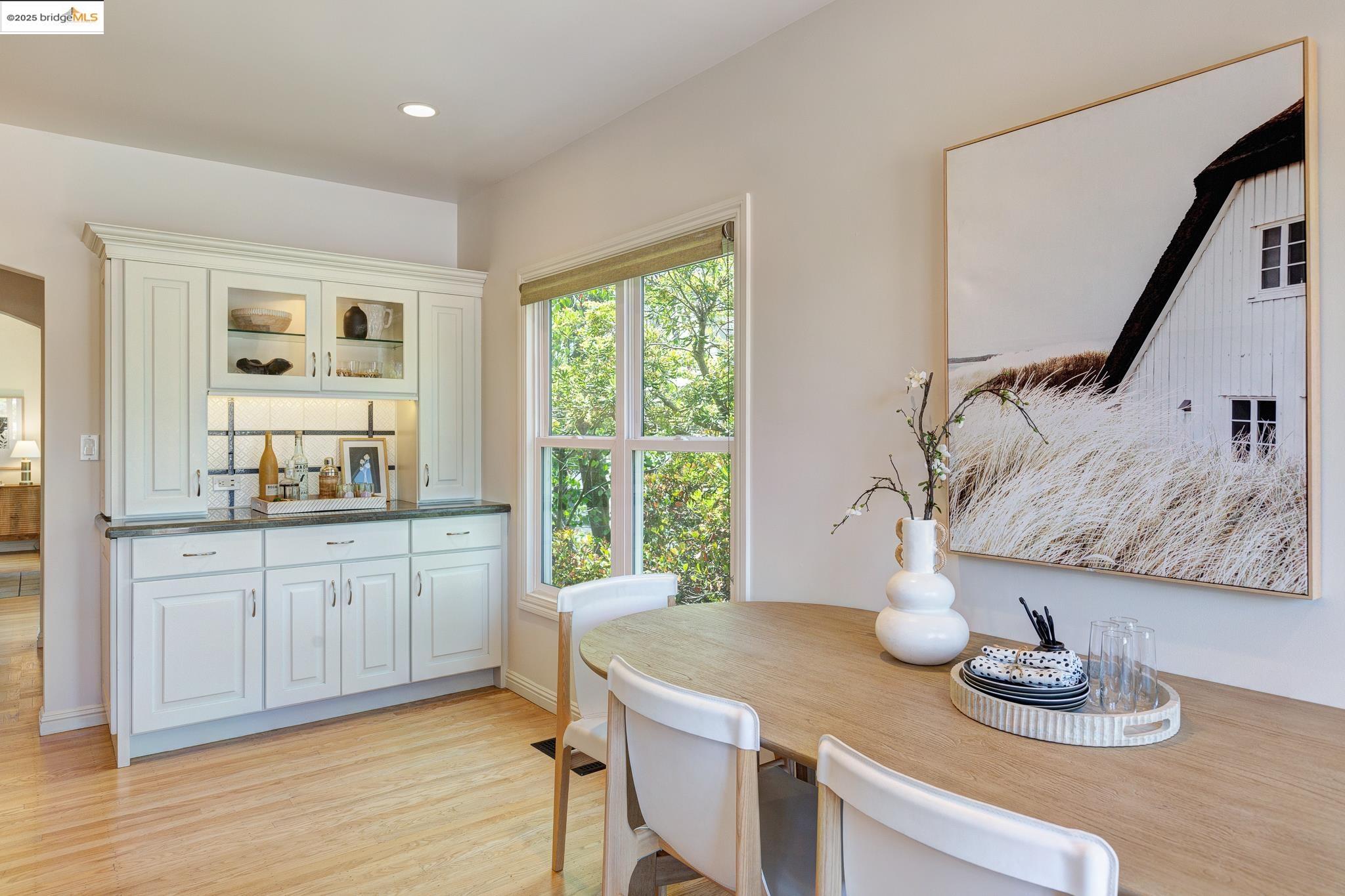 131 Sonia, Oakland, California 94618, 3 Bedrooms Bedrooms, 6 Rooms Rooms,2 BathroomsBathrooms,Residential,For Sale,131 Sonia,41096919