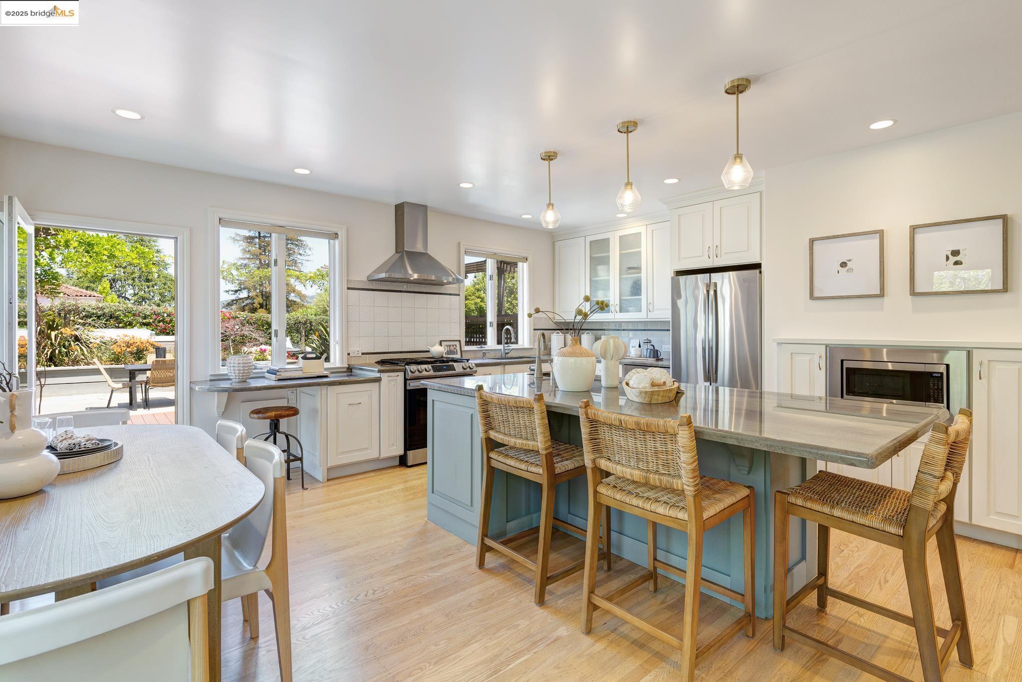 131 Sonia, Oakland, California 94618, 3 Bedrooms Bedrooms, 6 Rooms Rooms,2 BathroomsBathrooms,Residential,For Sale,131 Sonia,41096919
