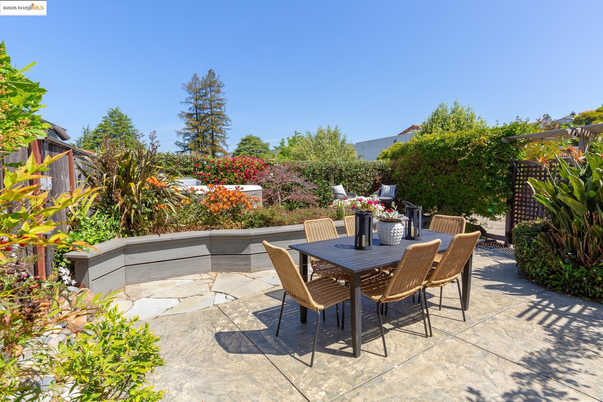 131 Sonia, Oakland, California 94618, 3 Bedrooms Bedrooms, 6 Rooms Rooms,2 BathroomsBathrooms,Residential,For Sale,131 Sonia,41096919