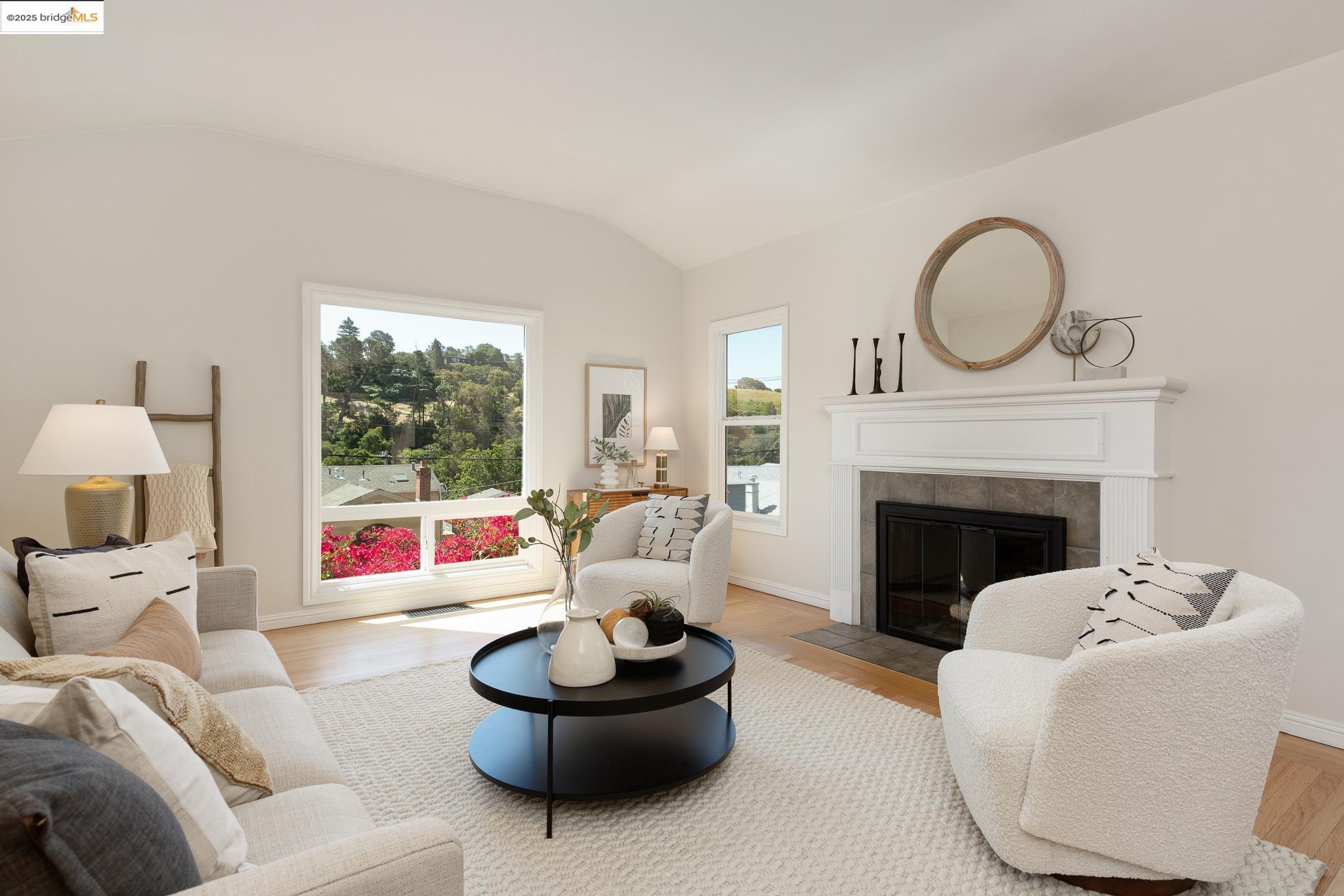 131 Sonia, Oakland, California 94618, 3 Bedrooms Bedrooms, 6 Rooms Rooms,2 BathroomsBathrooms,Residential,For Sale,131 Sonia,41096919