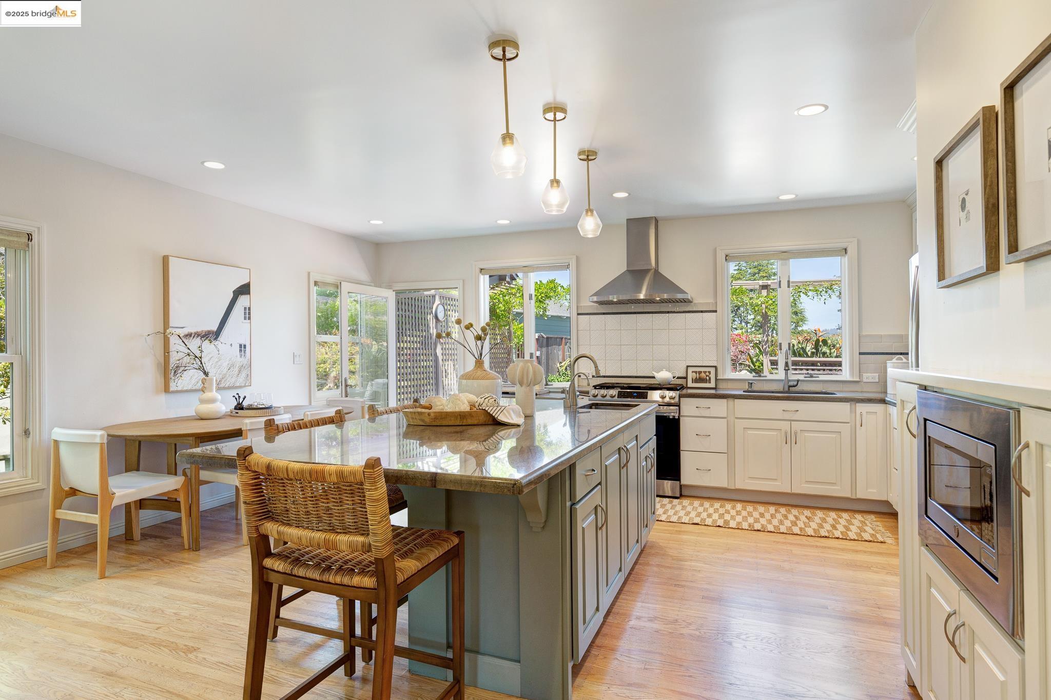 131 Sonia, Oakland, California 94618, 3 Bedrooms Bedrooms, 6 Rooms Rooms,2 BathroomsBathrooms,Residential,For Sale,131 Sonia,41096919
