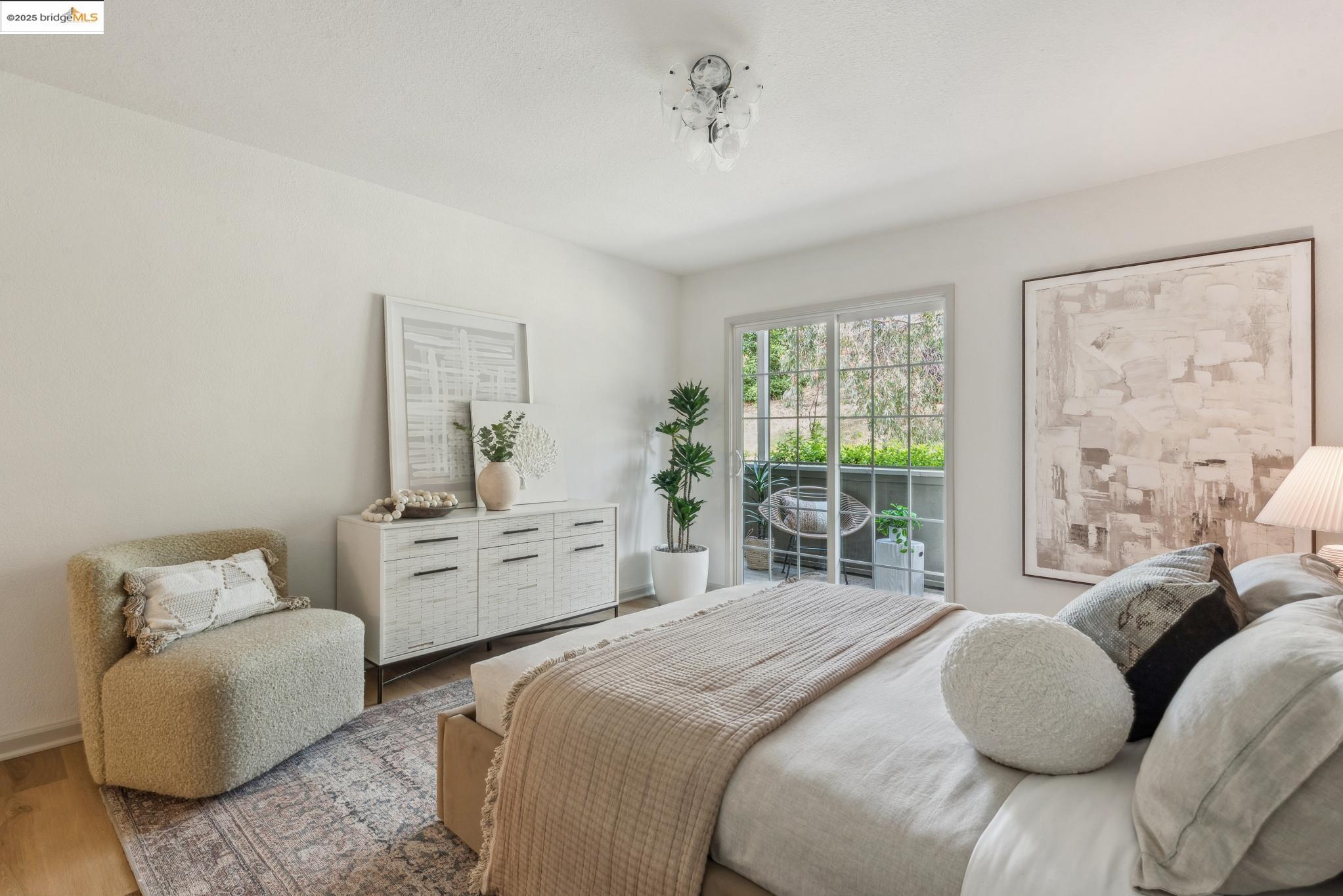 Detail Gallery Image 21 of 39 For 635 Canyon Oaks Dr #B,  Oakland,  CA 94605 - 1 Beds | 1 Baths