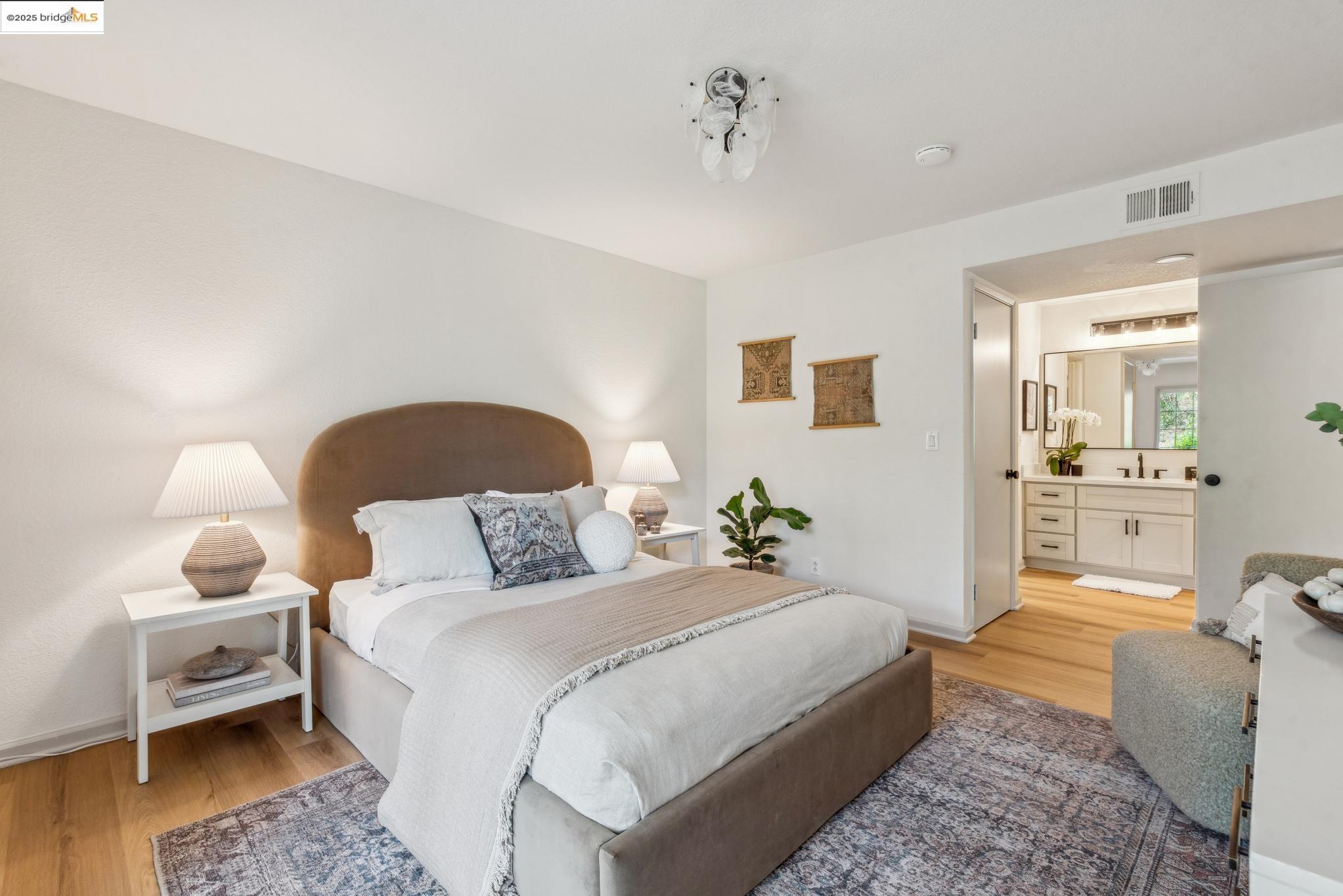 Detail Gallery Image 25 of 39 For 635 Canyon Oaks Dr #B,  Oakland,  CA 94605 - 1 Beds | 1 Baths