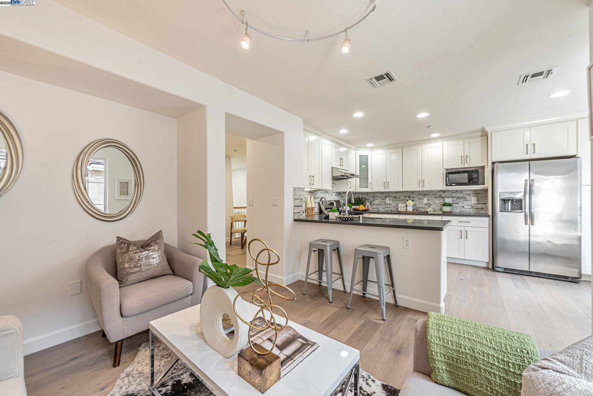 Detail Gallery Image 16 of 59 For 3290 Payne Ave, San Jose,  CA 95117 - 3 Beds | 2/1 Baths