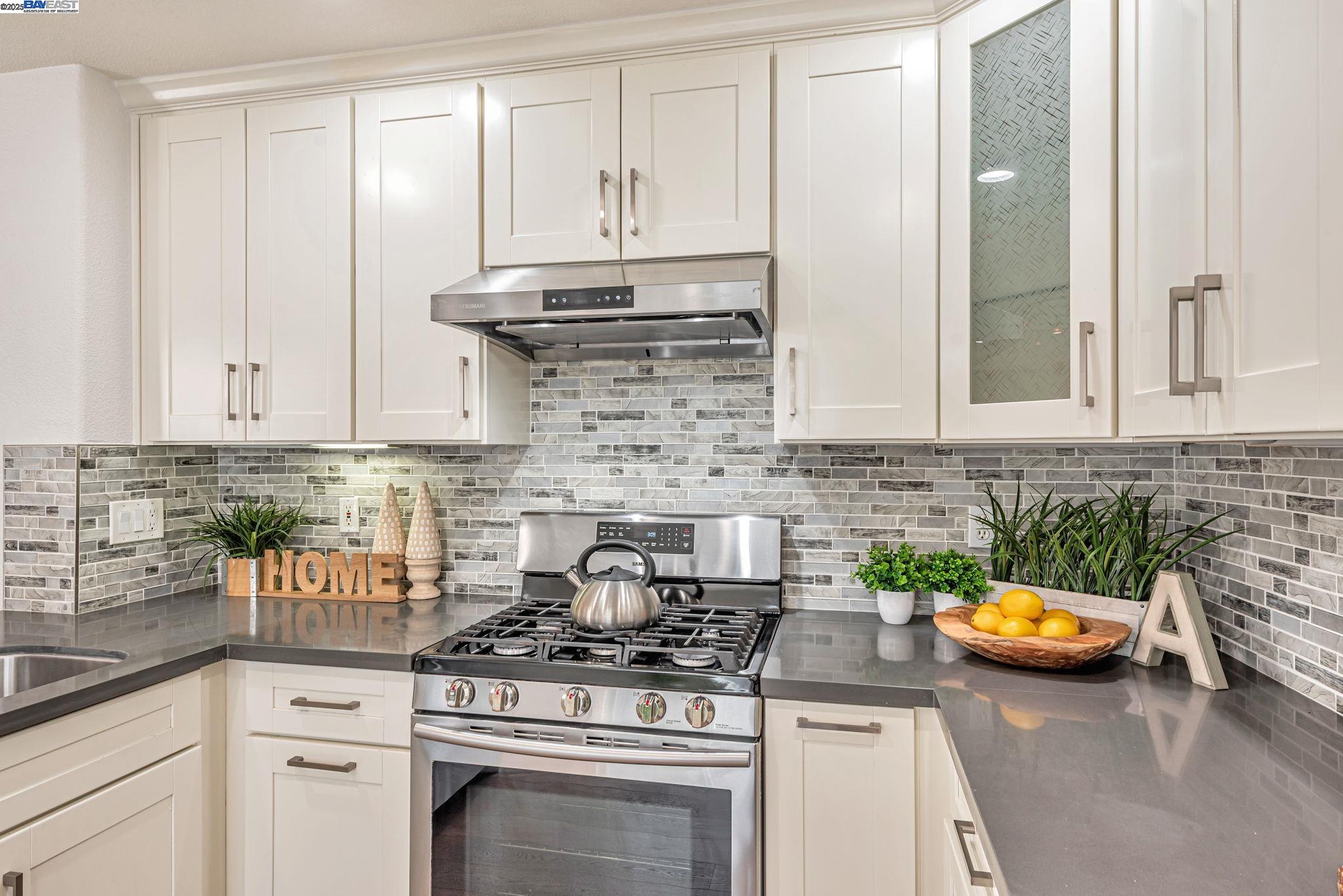 Detail Gallery Image 17 of 59 For 3290 Payne Ave, San Jose,  CA 95117 - 3 Beds | 2/1 Baths