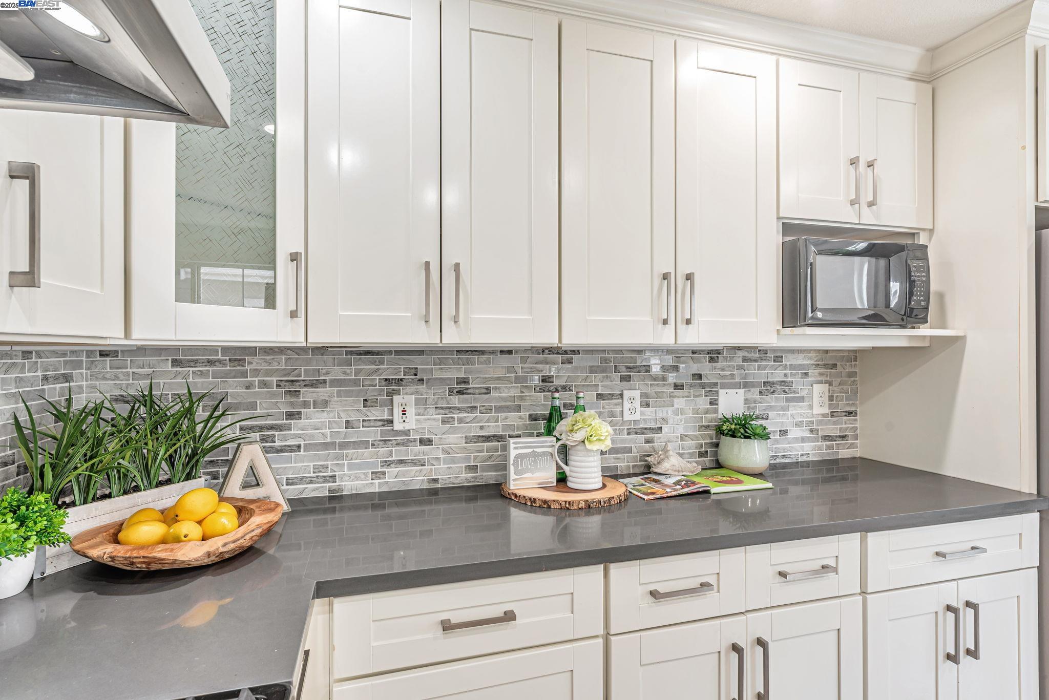 Detail Gallery Image 19 of 59 For 3290 Payne Ave, San Jose,  CA 95117 - 3 Beds | 2/1 Baths