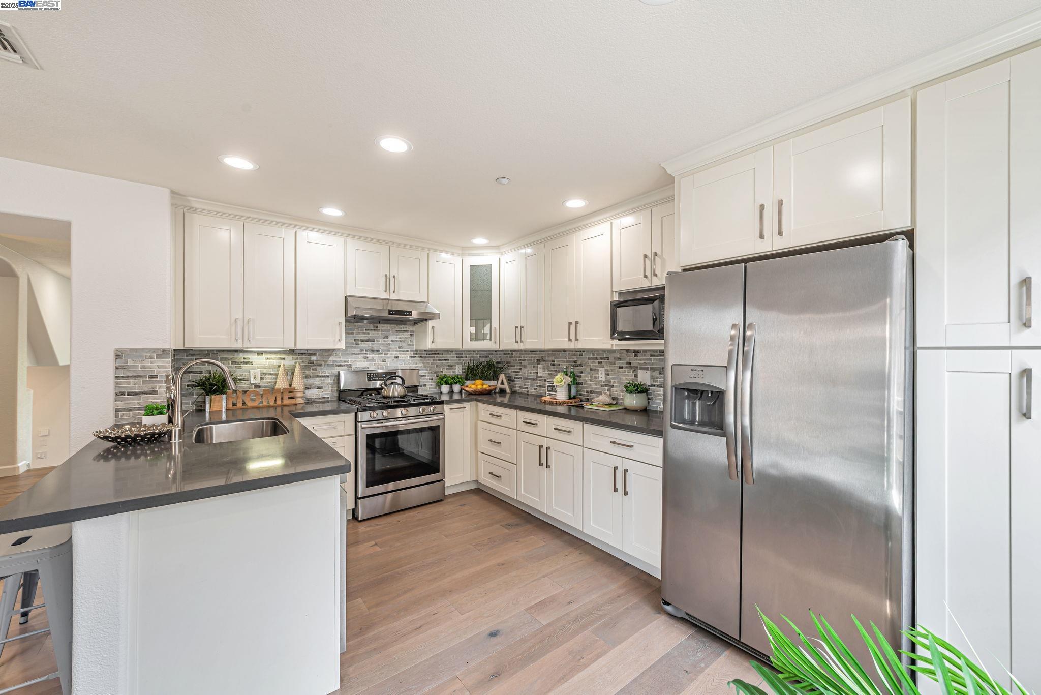 Detail Gallery Image 22 of 59 For 3290 Payne Ave, San Jose,  CA 95117 - 3 Beds | 2/1 Baths