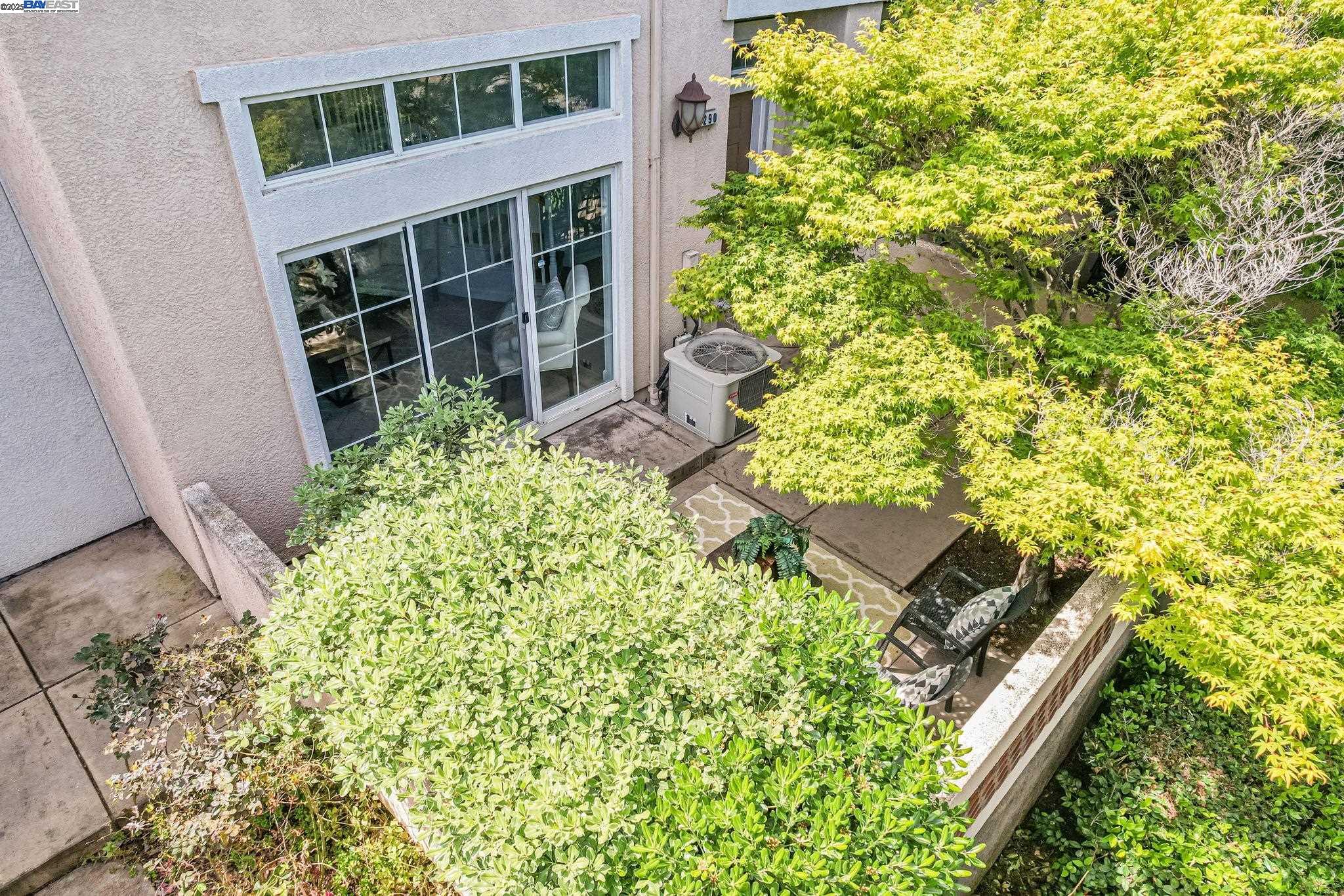 Detail Gallery Image 4 of 59 For 3290 Payne Ave, San Jose,  CA 95117 - 3 Beds | 2/1 Baths