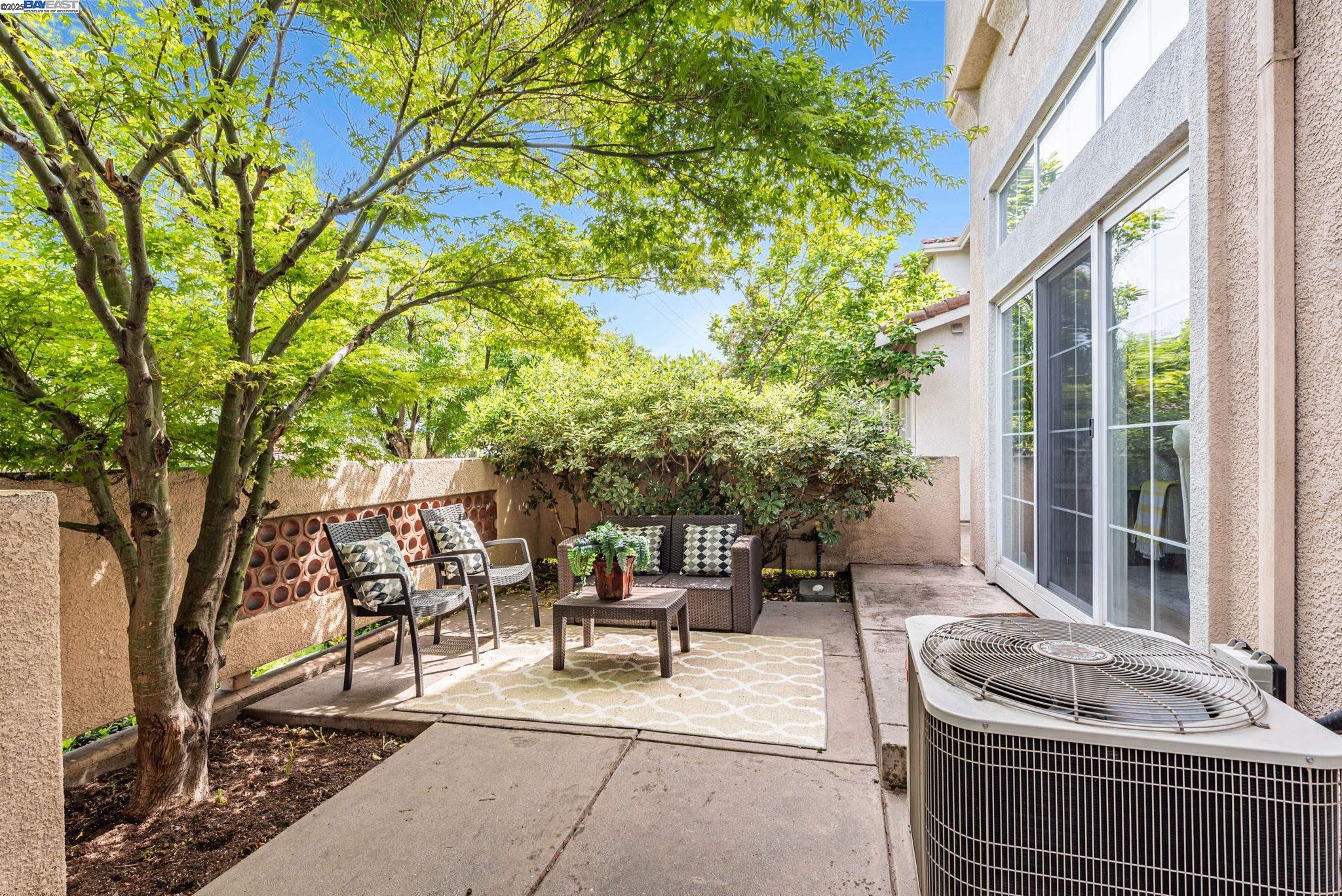 Detail Gallery Image 5 of 59 For 3290 Payne Ave, San Jose,  CA 95117 - 3 Beds | 2/1 Baths