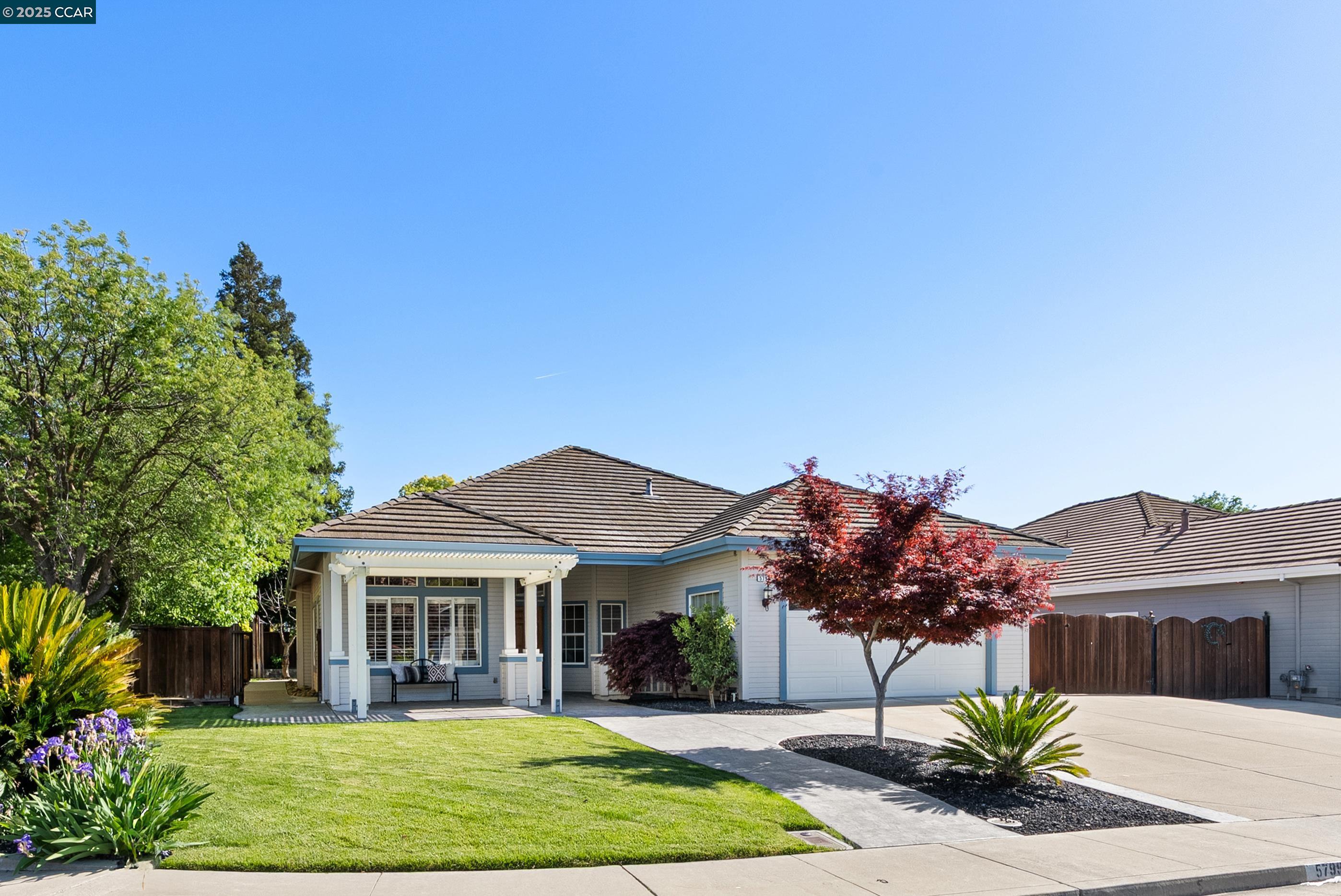Detail Gallery Image 4 of 41 For 5799 Cherry Way, Livermore,  CA 94551 - 4 Beds | 3 Baths