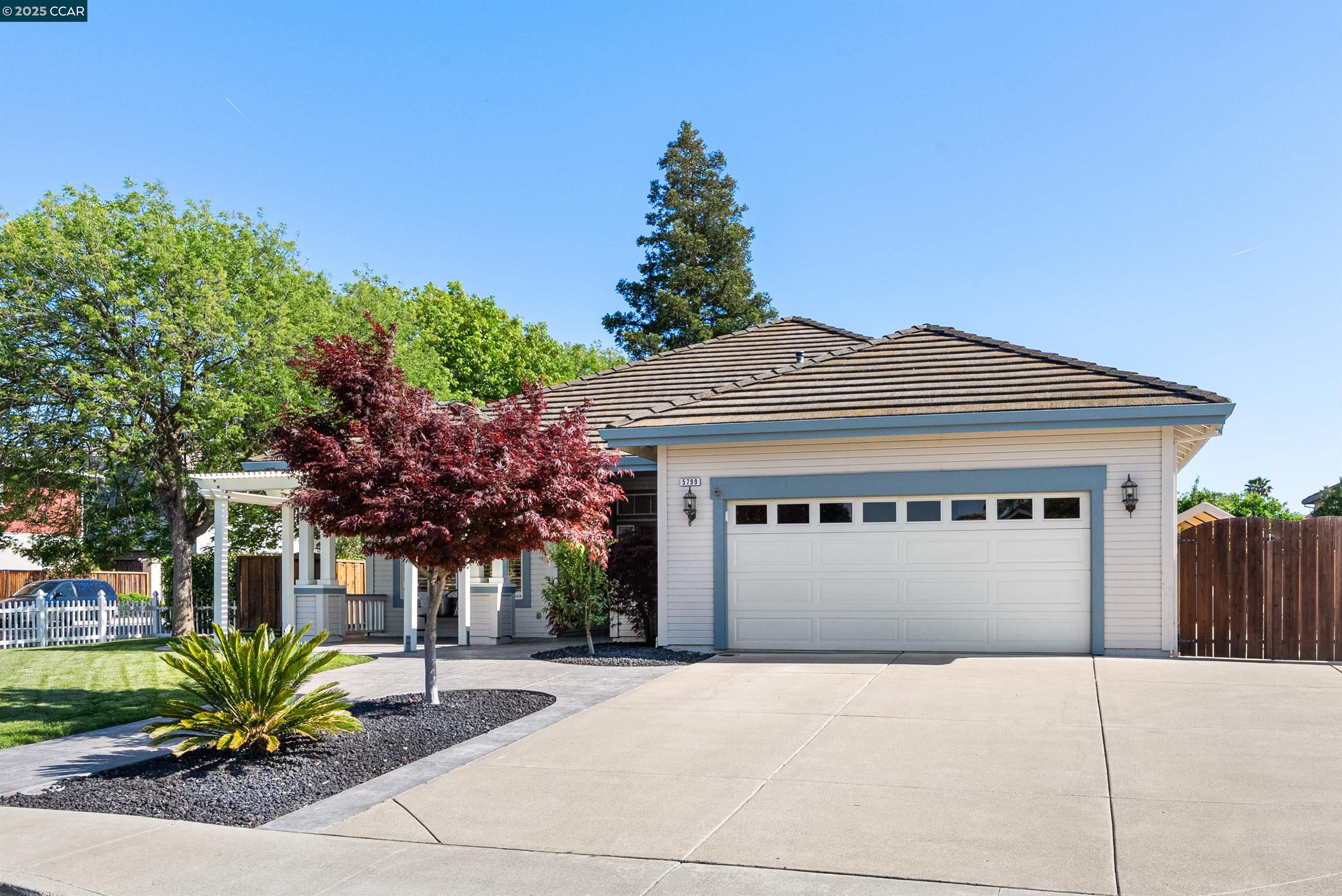 Detail Gallery Image 5 of 41 For 5799 Cherry Way, Livermore,  CA 94551 - 4 Beds | 3 Baths