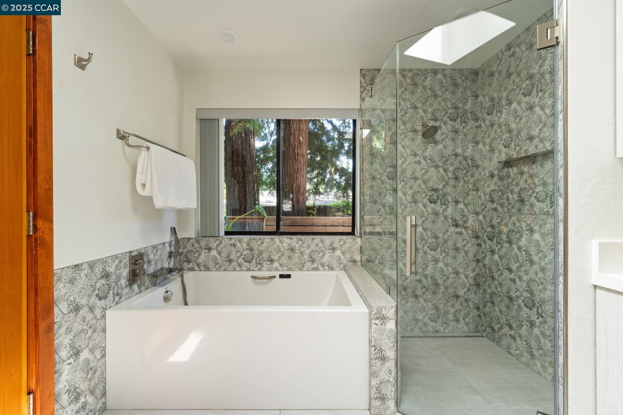 Detail Gallery Image 15 of 39 For 1834 Ivanhoe Ave, Lafayette,  CA 94549 - 5 Beds | 4 Baths