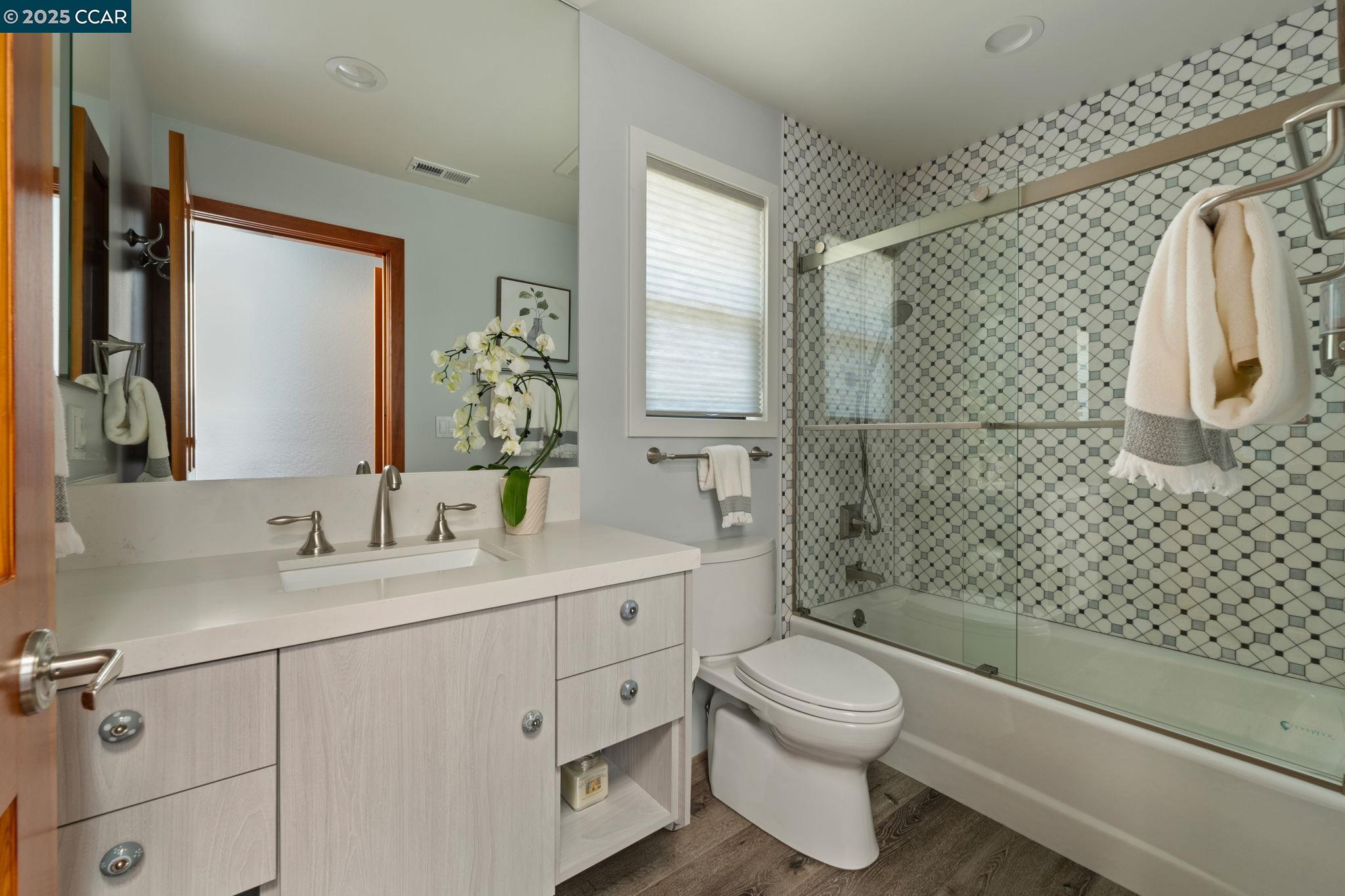 Detail Gallery Image 23 of 39 For 1834 Ivanhoe Ave, Lafayette,  CA 94549 - 5 Beds | 4 Baths