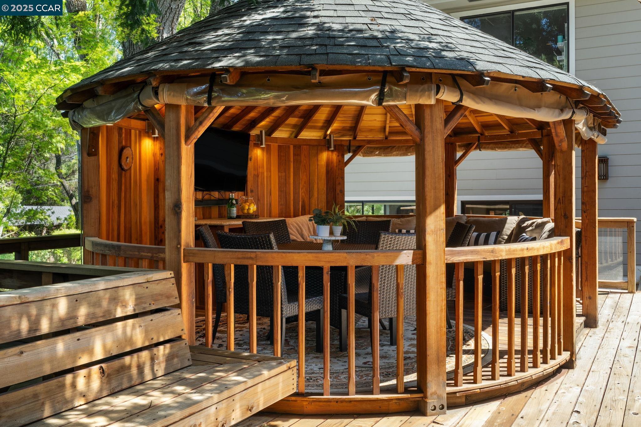 Detail Gallery Image 29 of 39 For 1834 Ivanhoe Ave, Lafayette,  CA 94549 - 5 Beds | 4 Baths